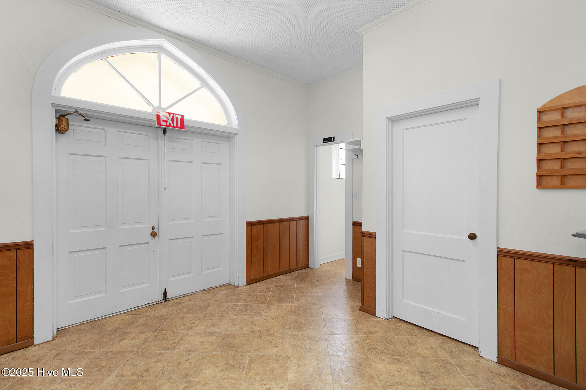 2101 S Lakeview Drive,Newport