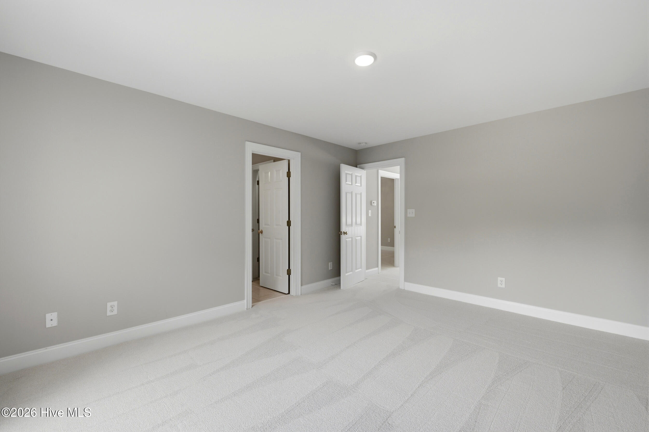 100566149 | Photo 37