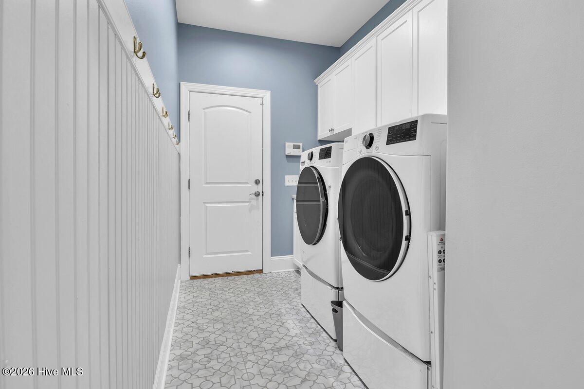 100564665 | Photo 33