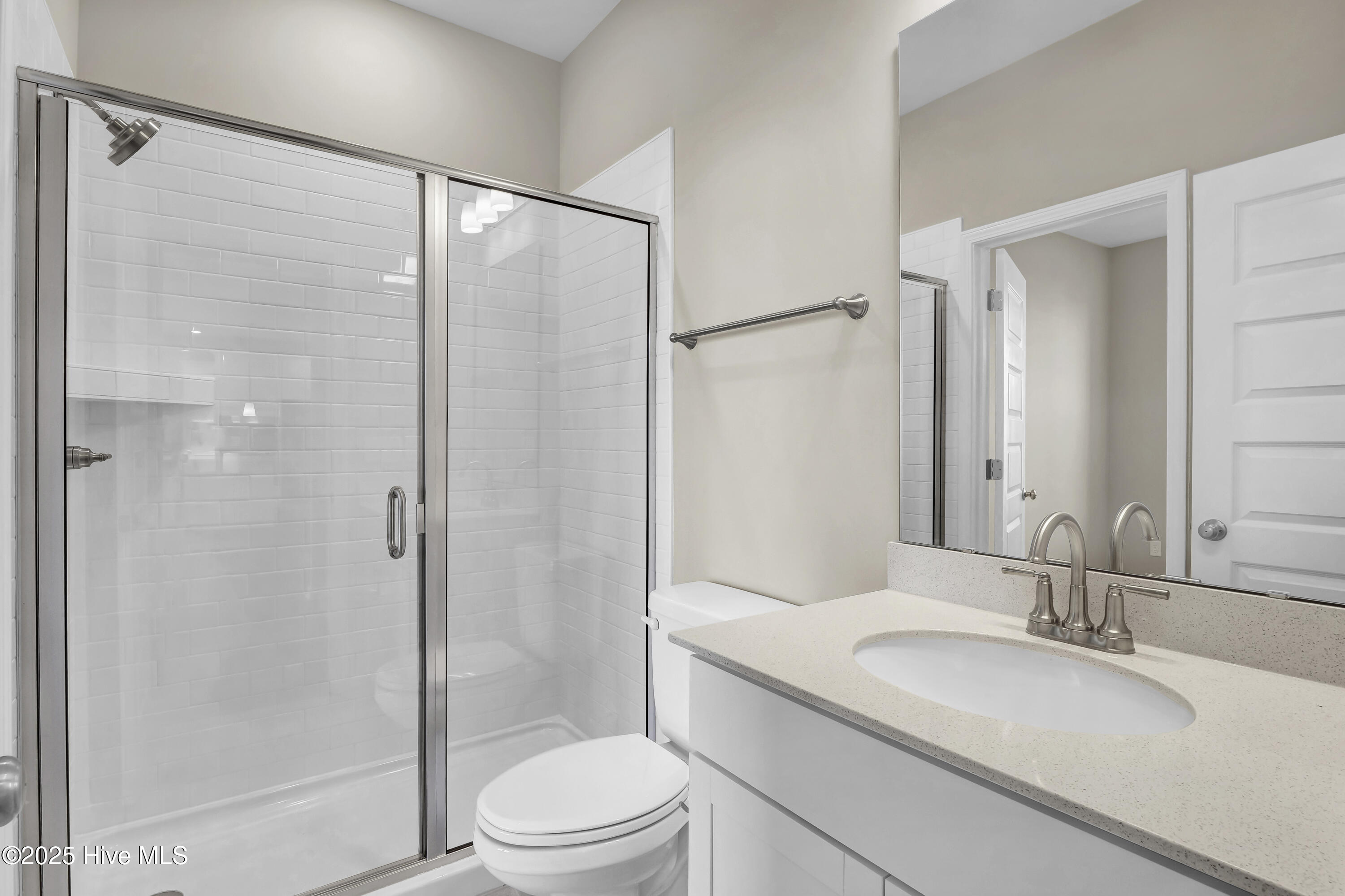 100561903 | Photo 13