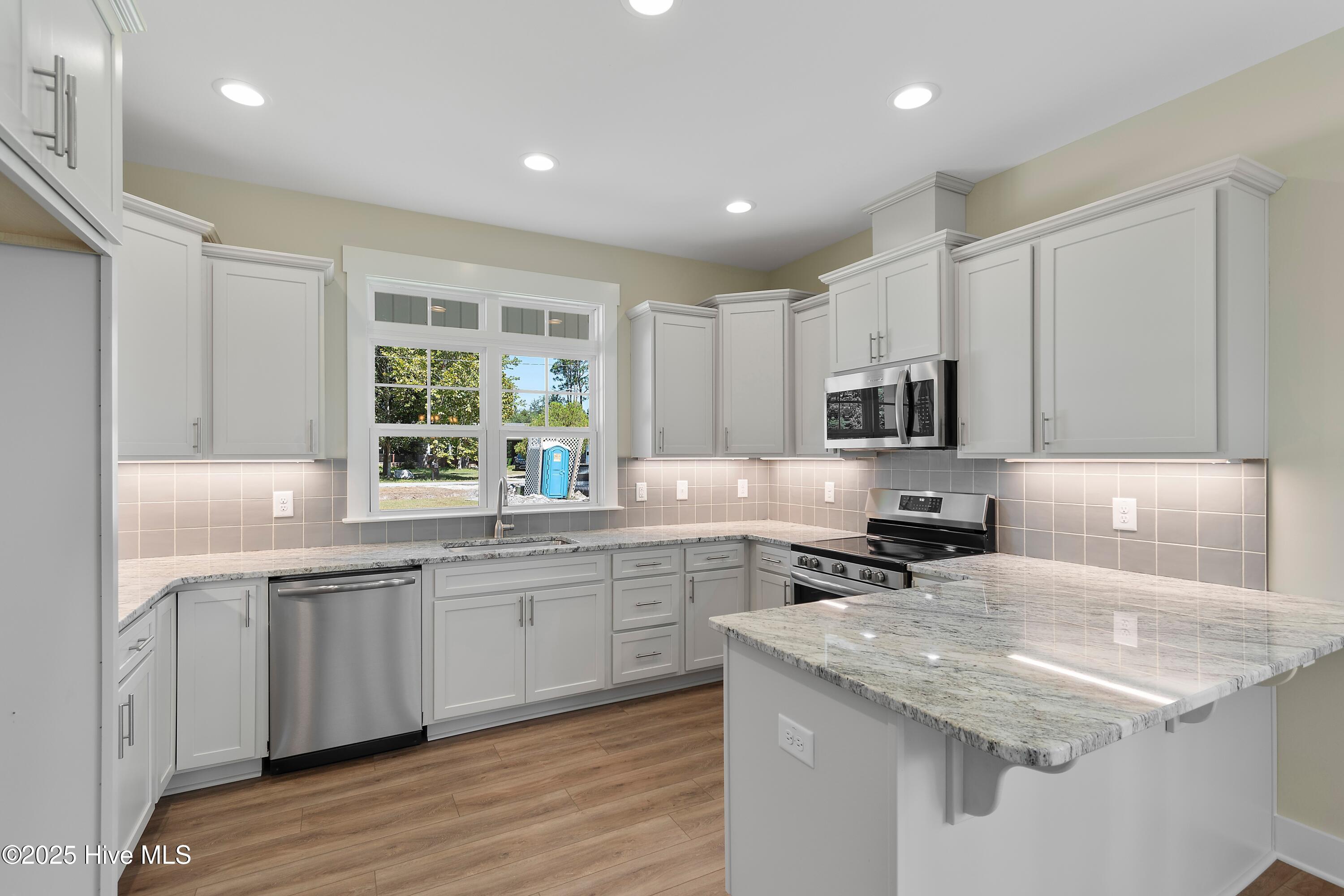 100513249 | Photo 26