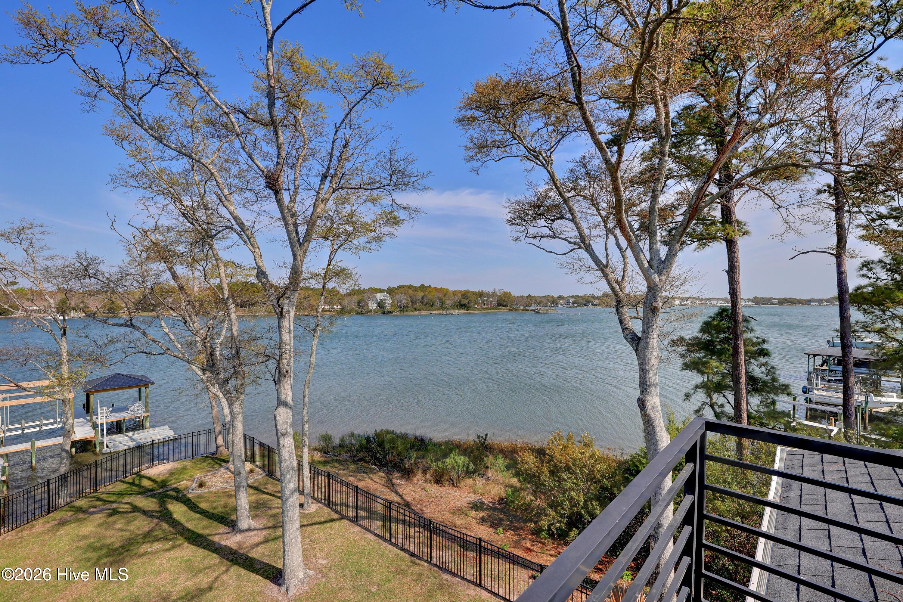 100564139 | Photo 37