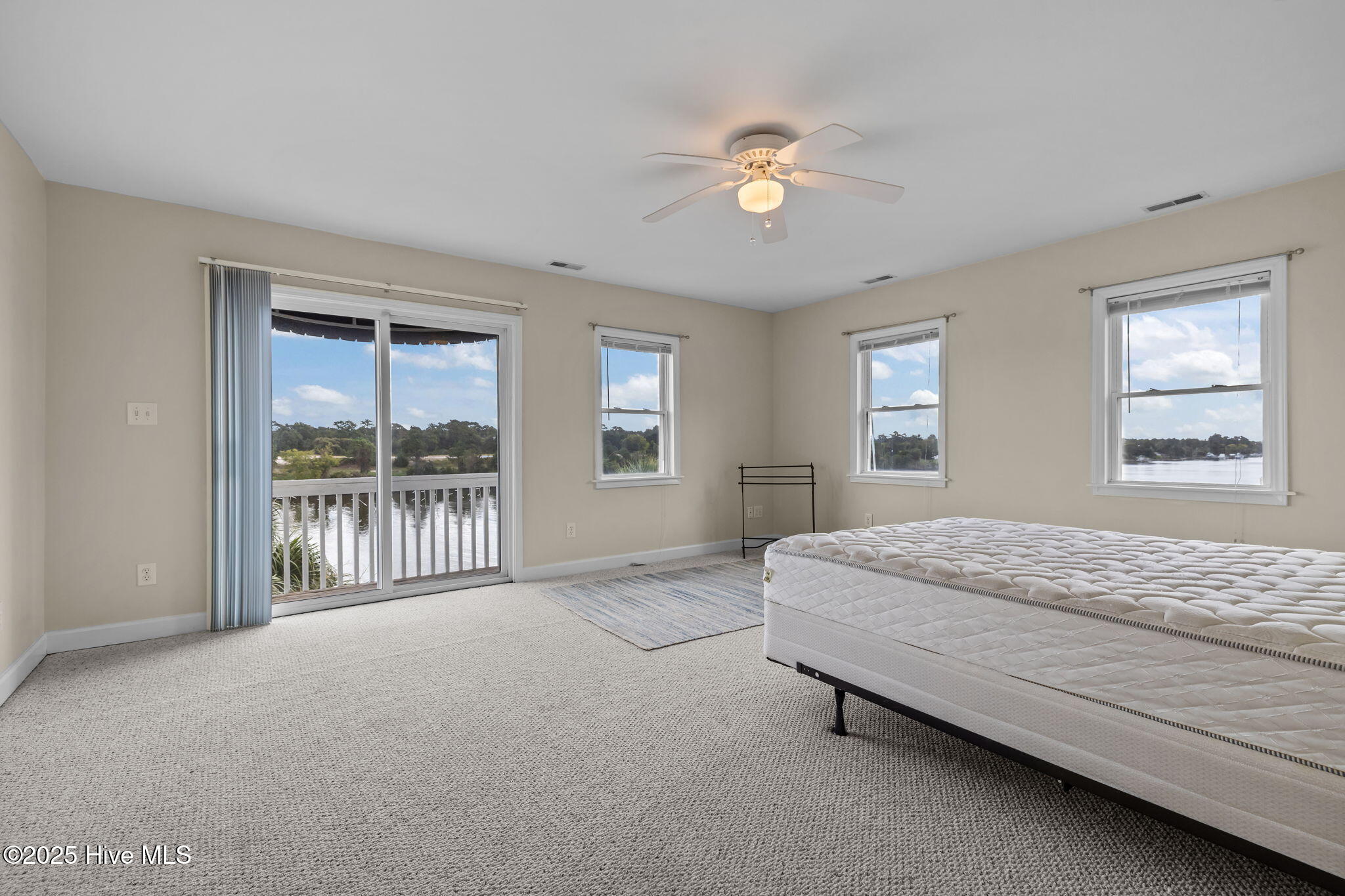 850 Sea Gate Drive,Newport