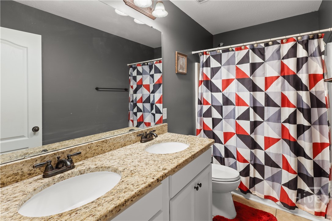 Full bath upstairs for bedroom 4&5