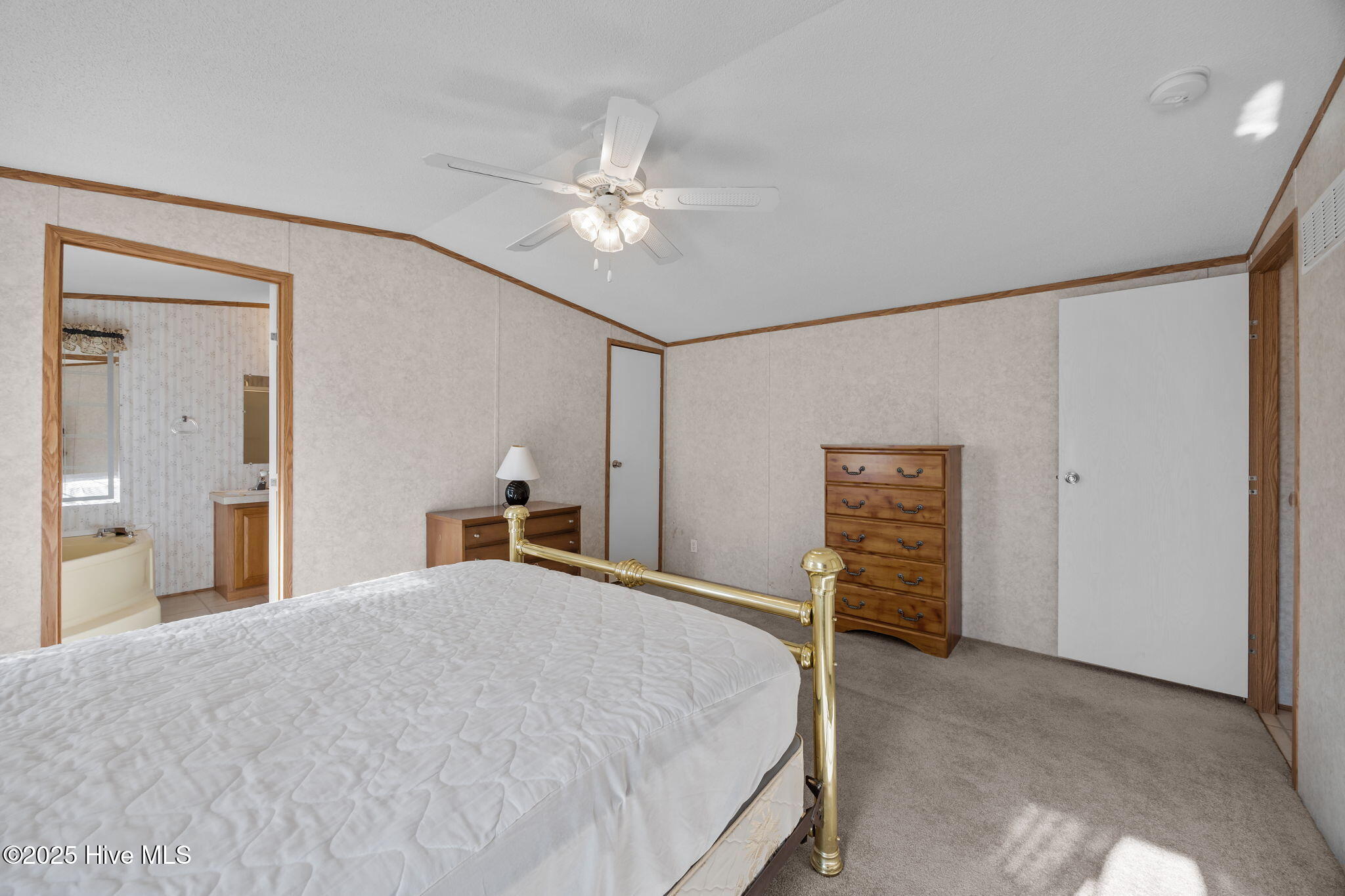 100545328 | Photo 20