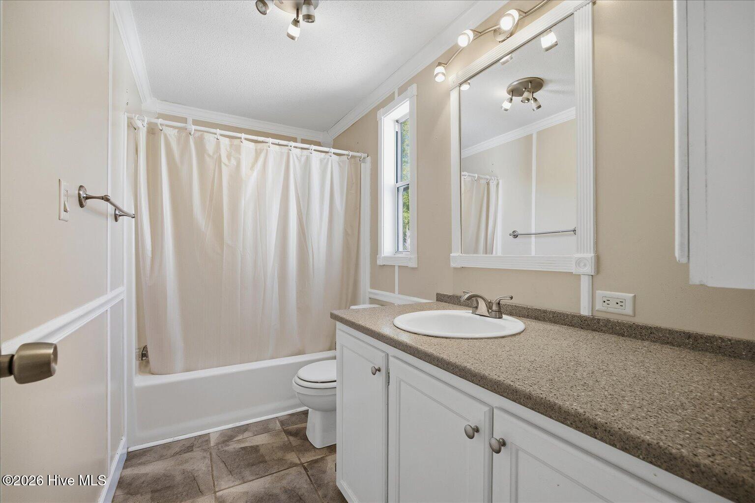 100569613 | Photo 23