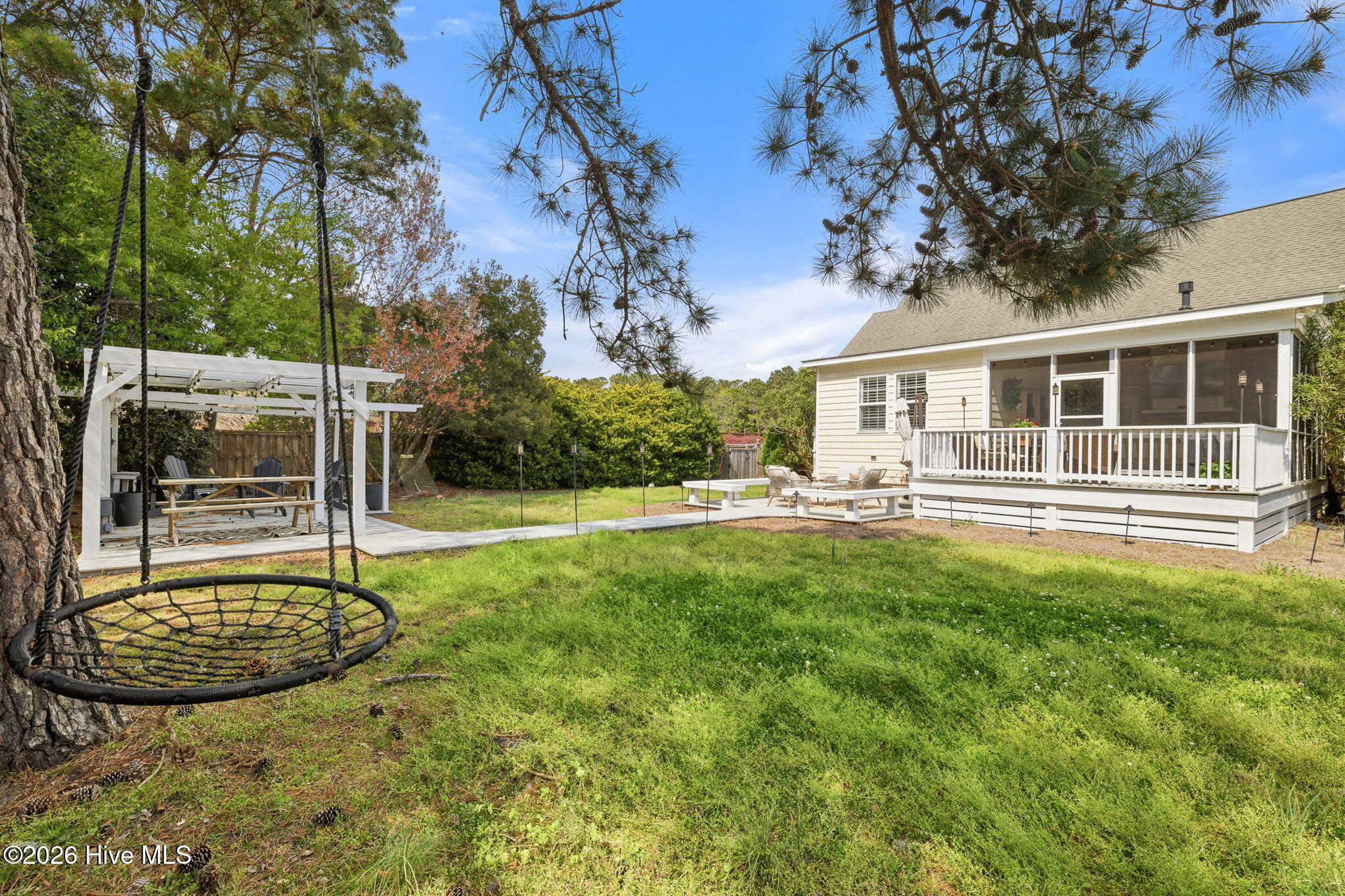 100561515 | Photo 110