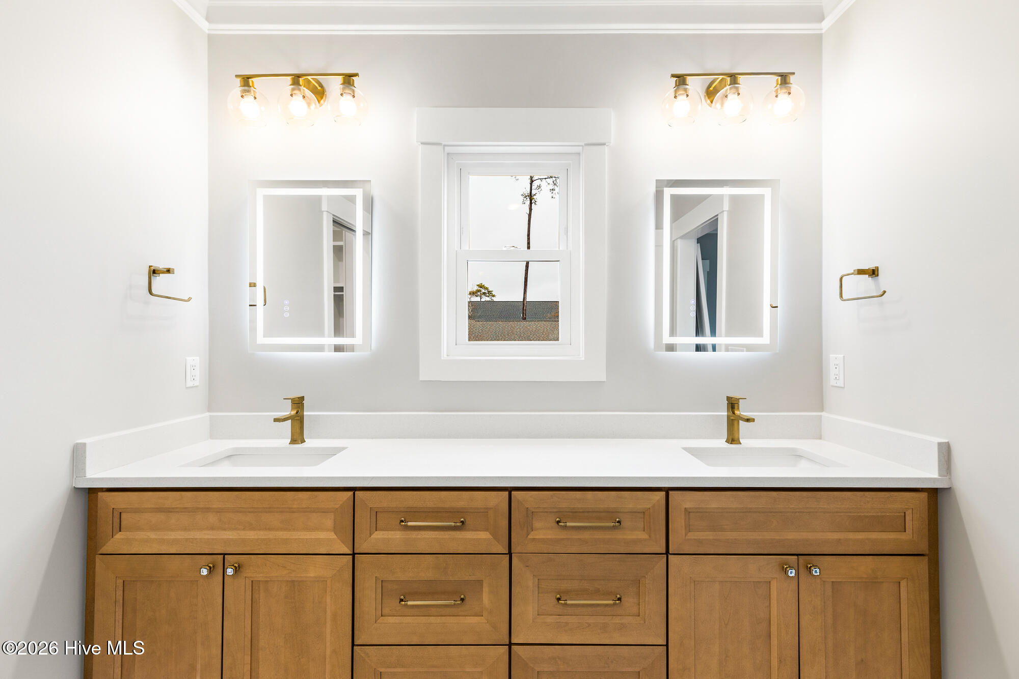 100516902 | Photo 40