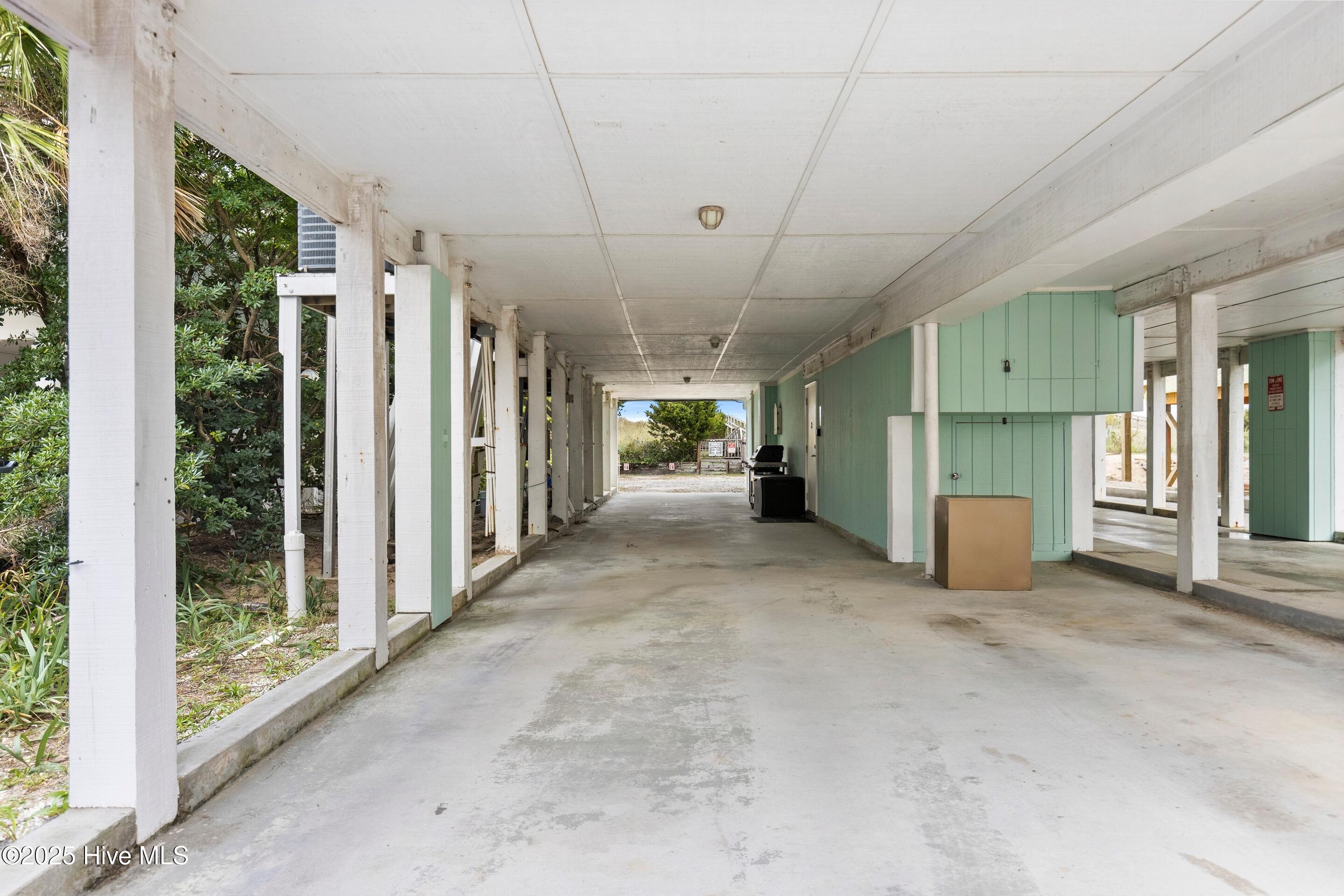 100539934 | Photo 44