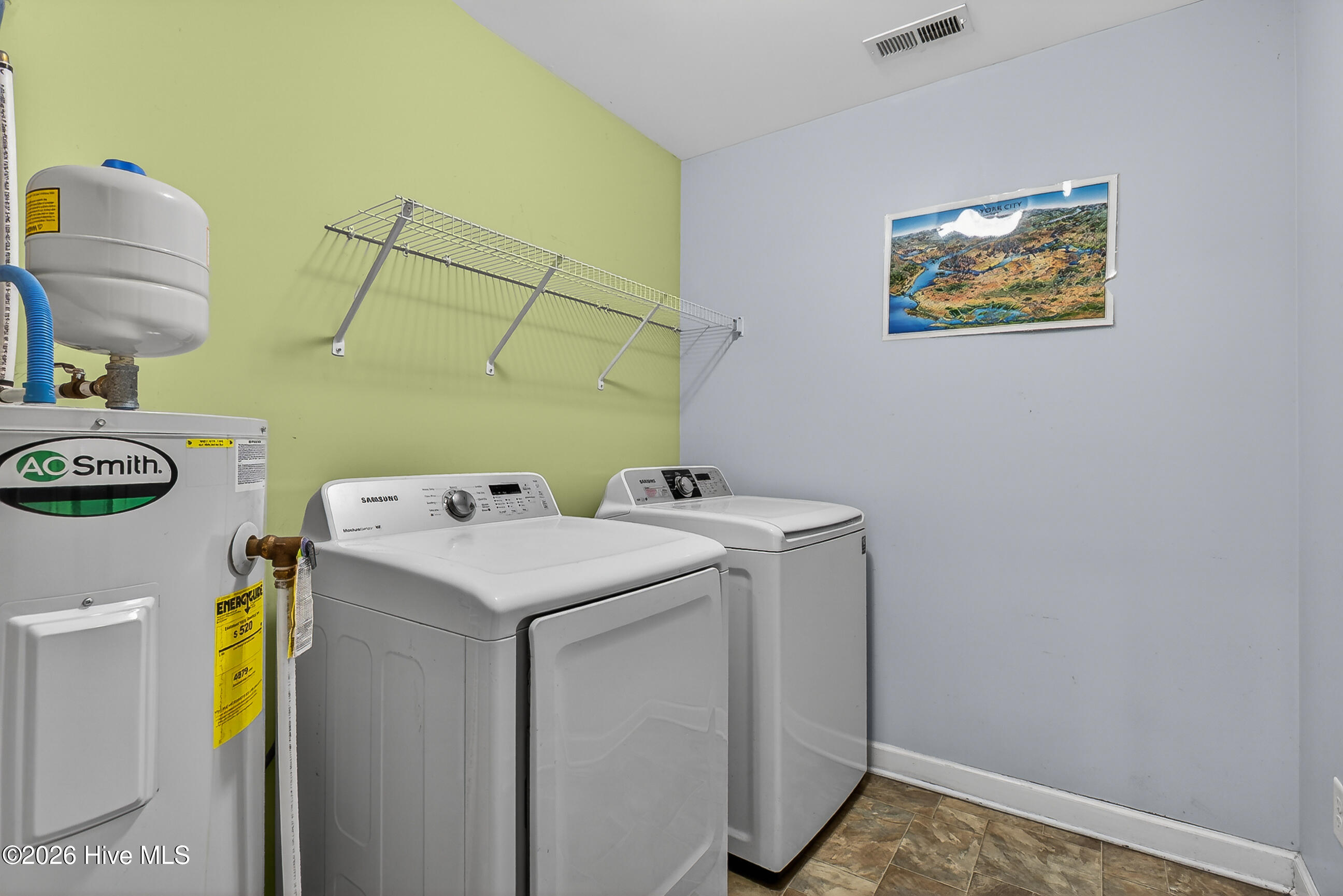 100569204 | Photo 15