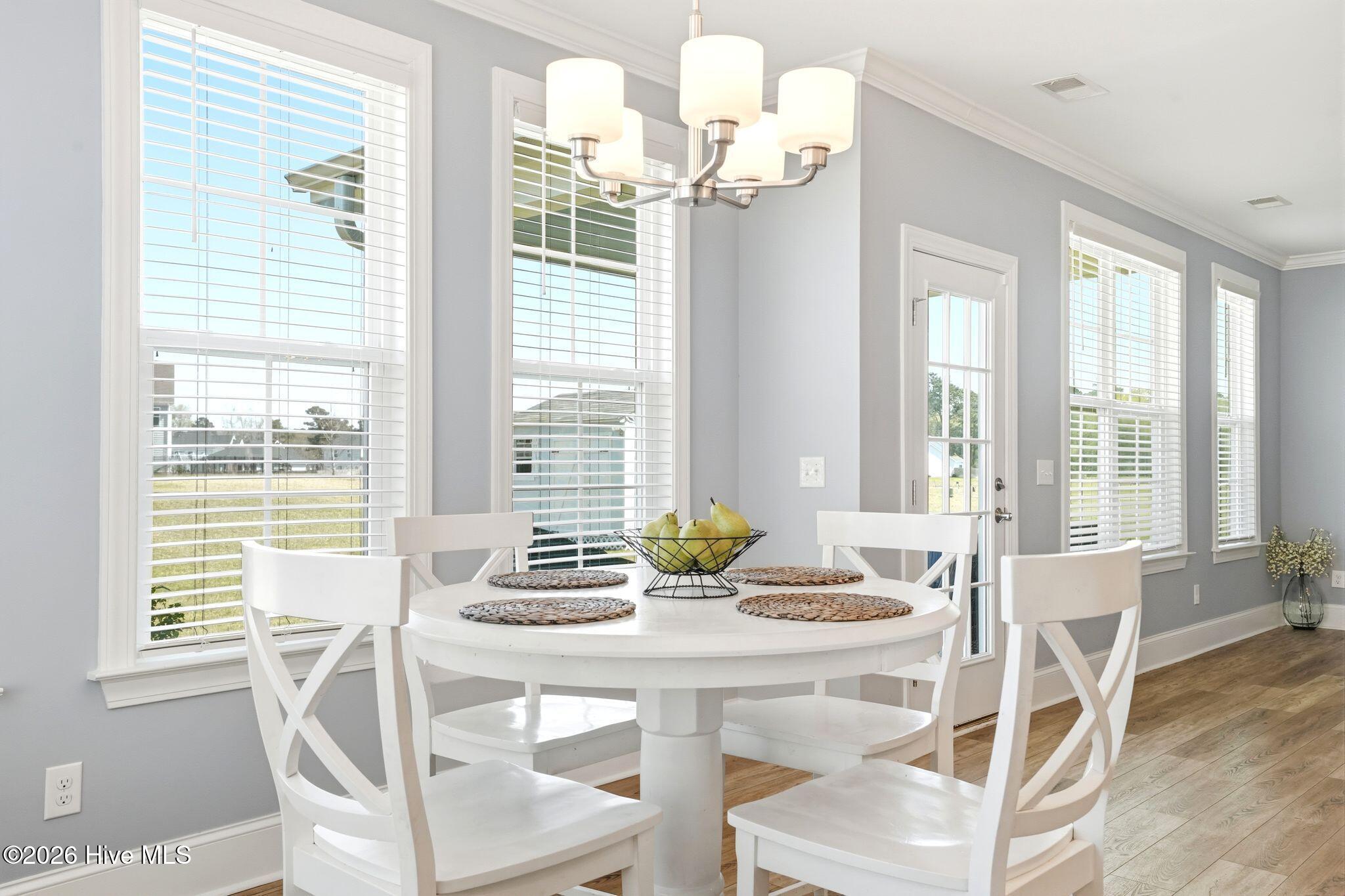 100563287 | Photo 26