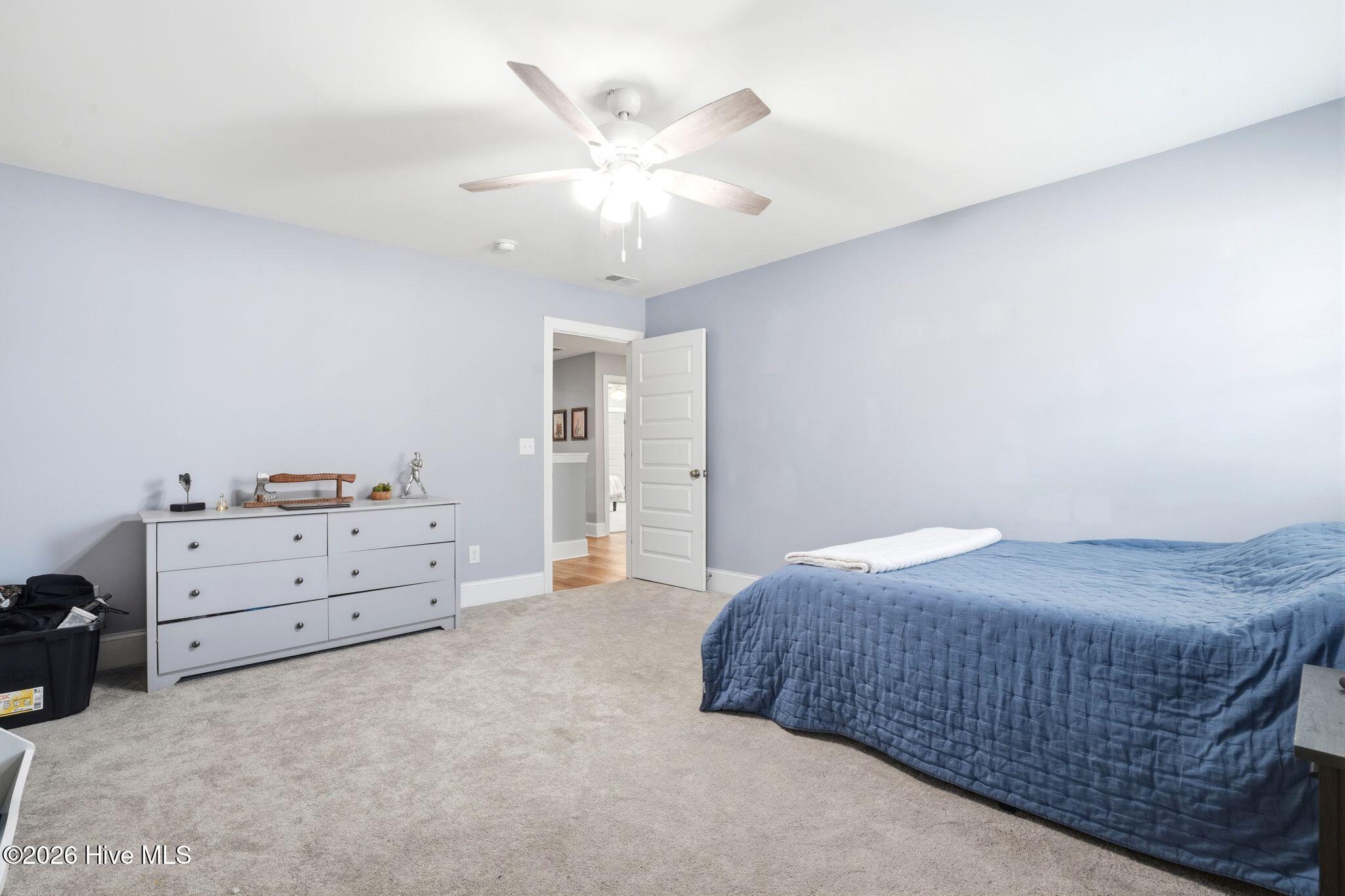 100563287 | Photo 63