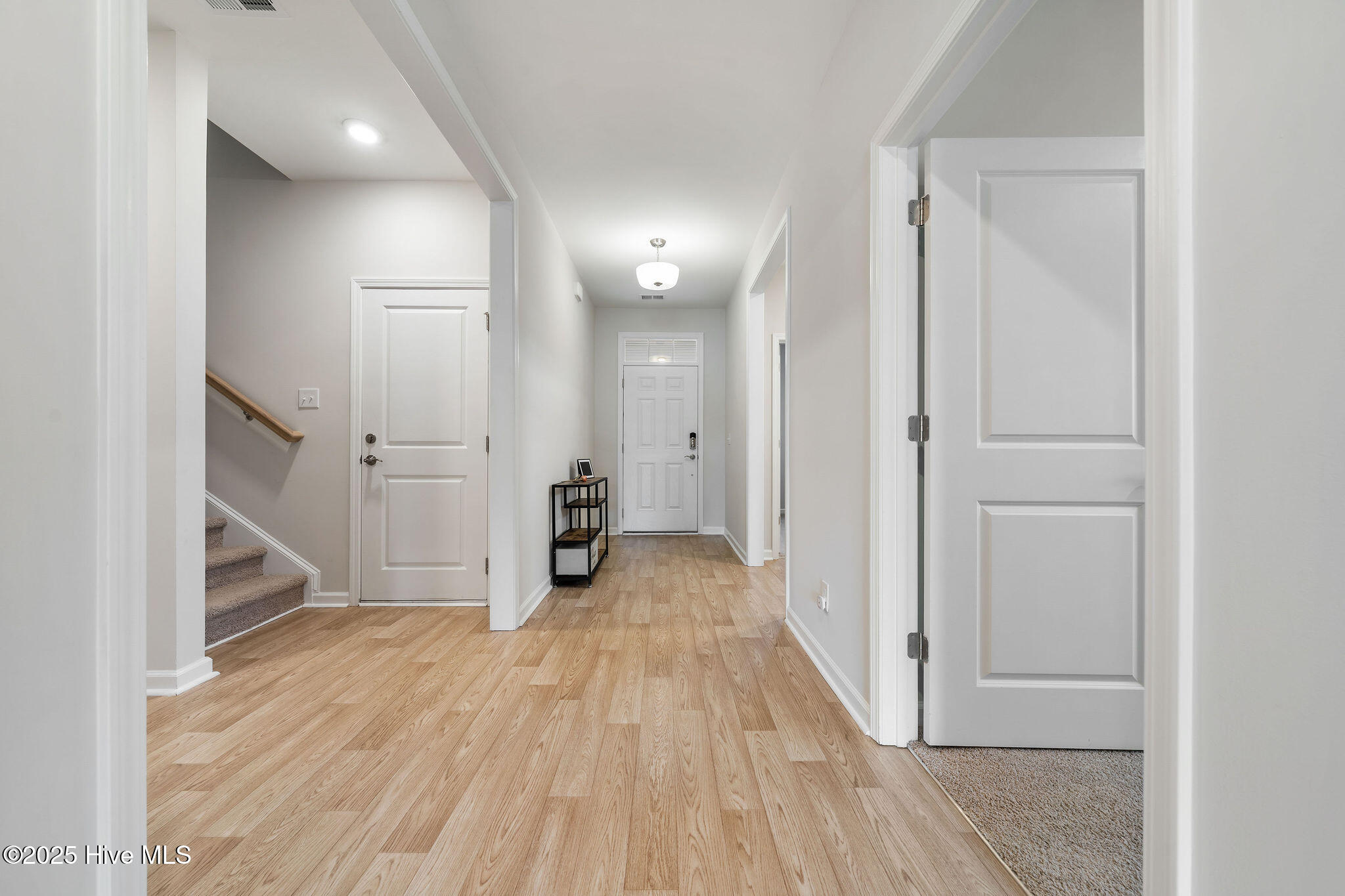 100542569 | Photo 13