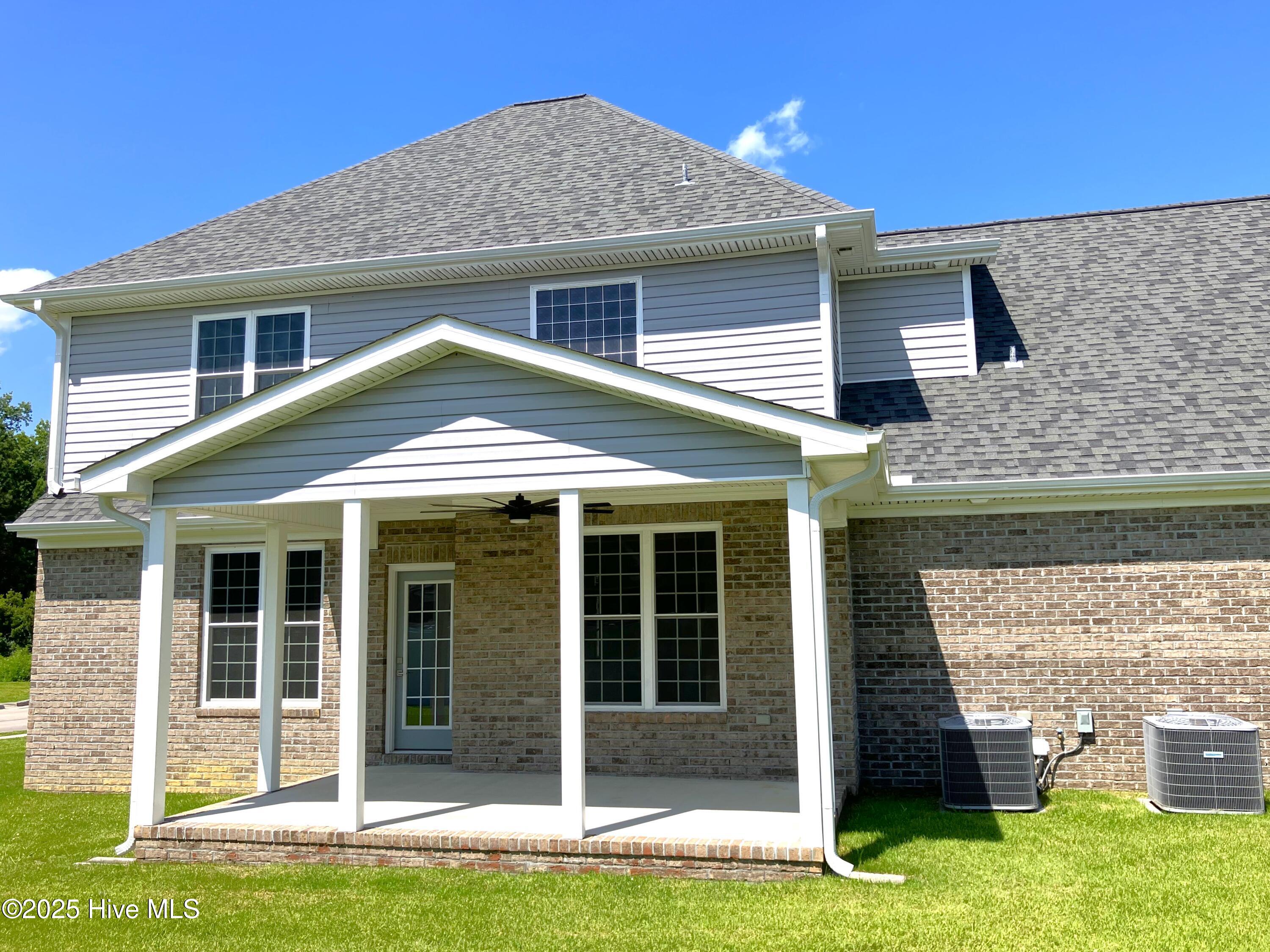 100514159 | Photo 17