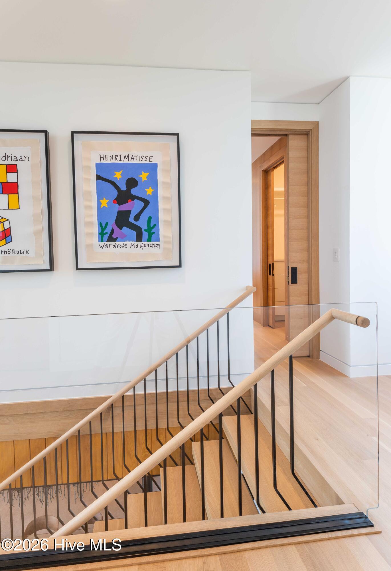 100554163 | Photo 19