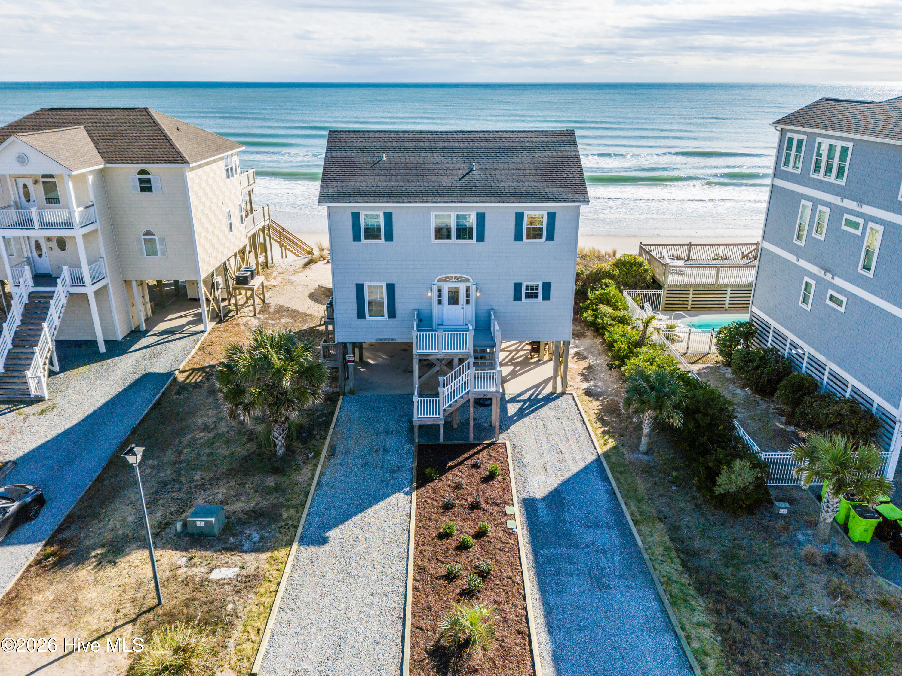 100551936 | Photo 31