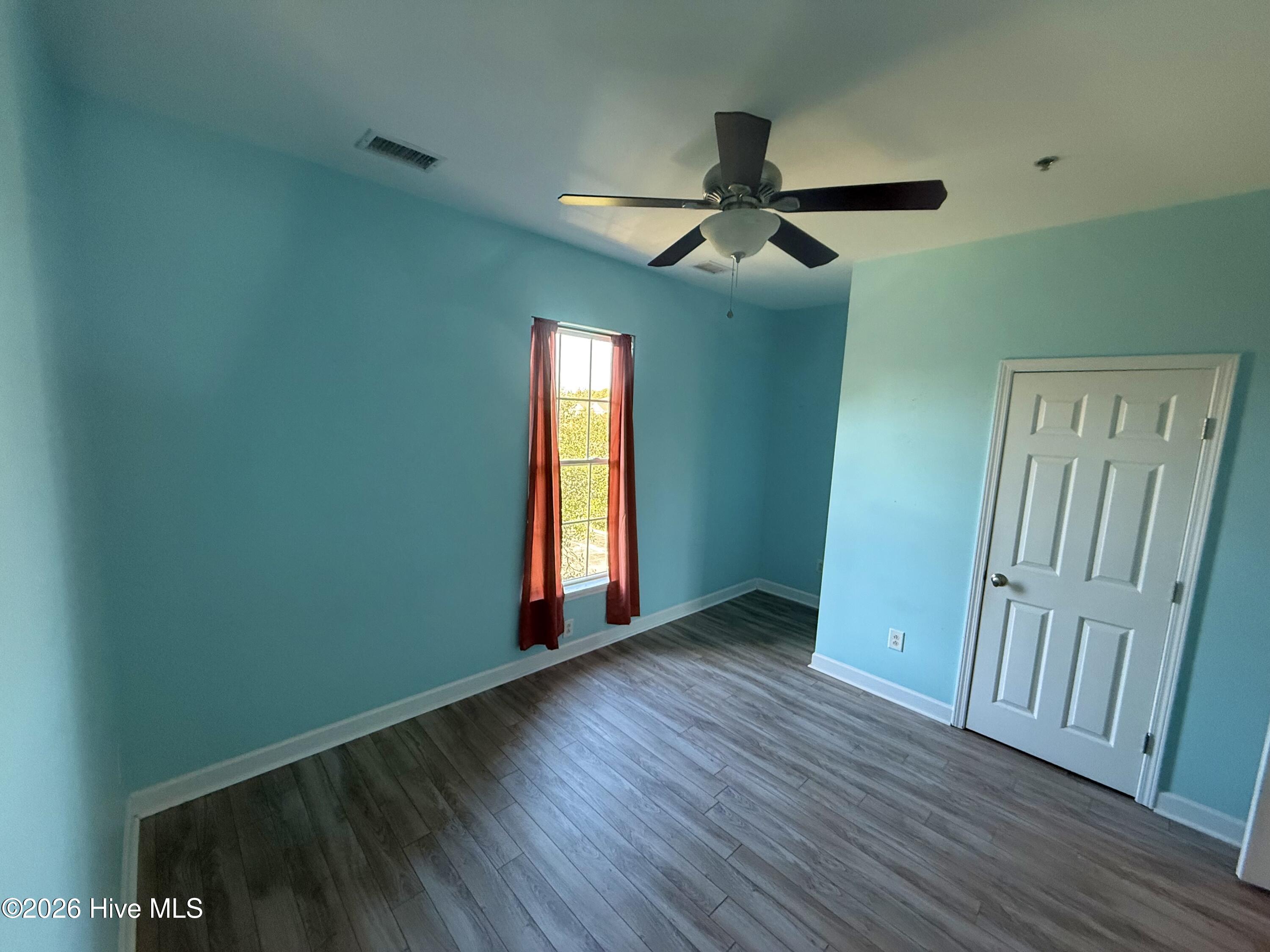 100551081 | Photo 16