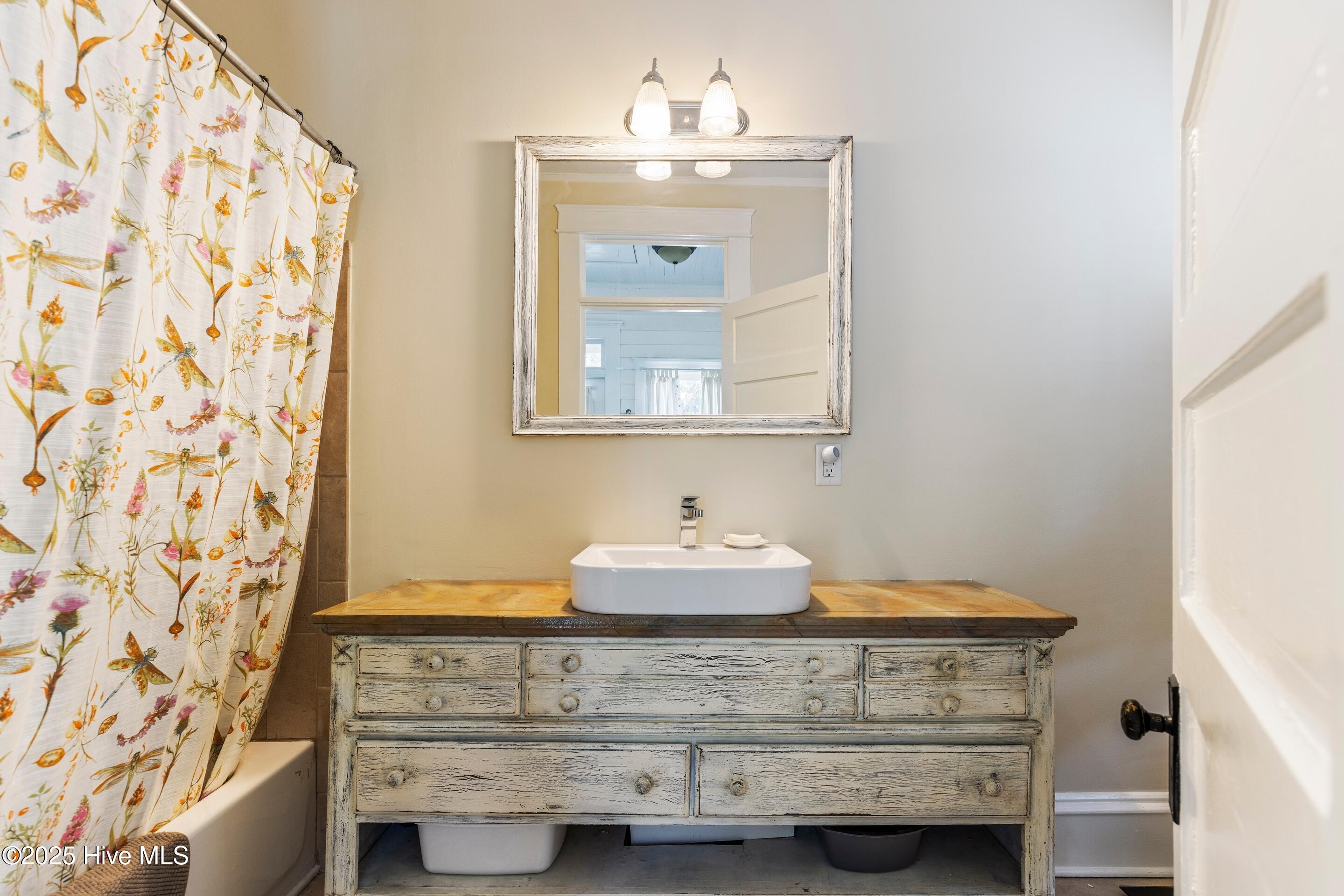 100541674 | Photo 18