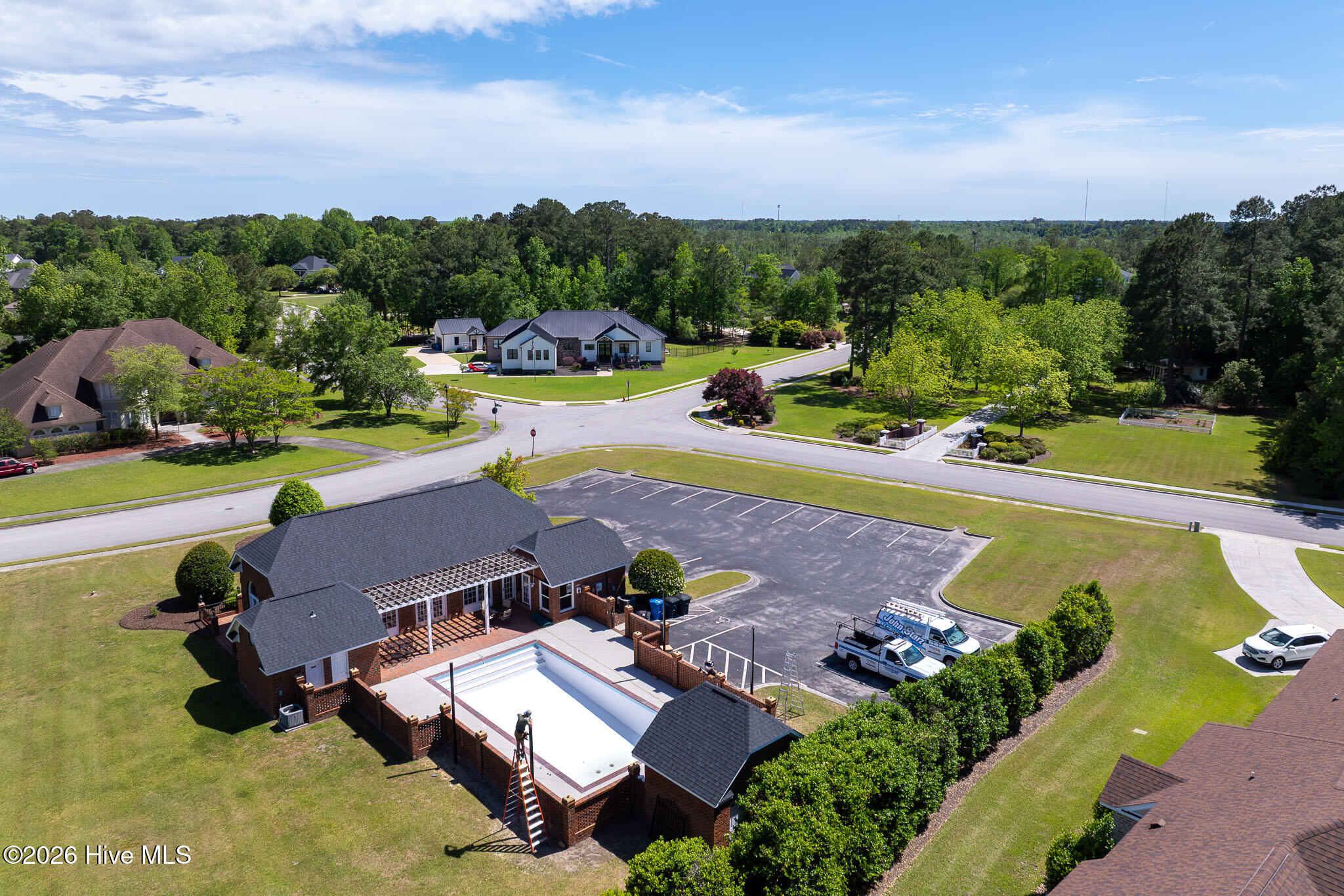 100570266 | Photo 87