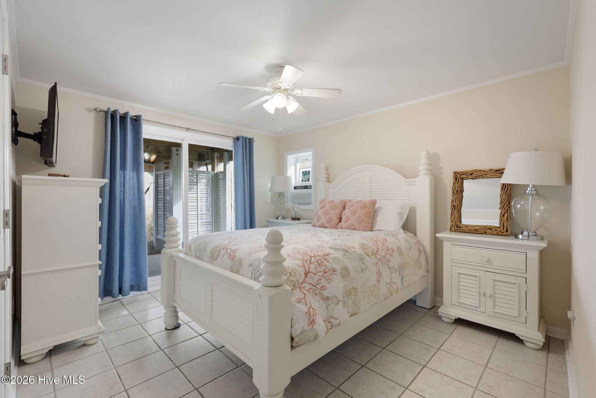 100556702 | Photo 37