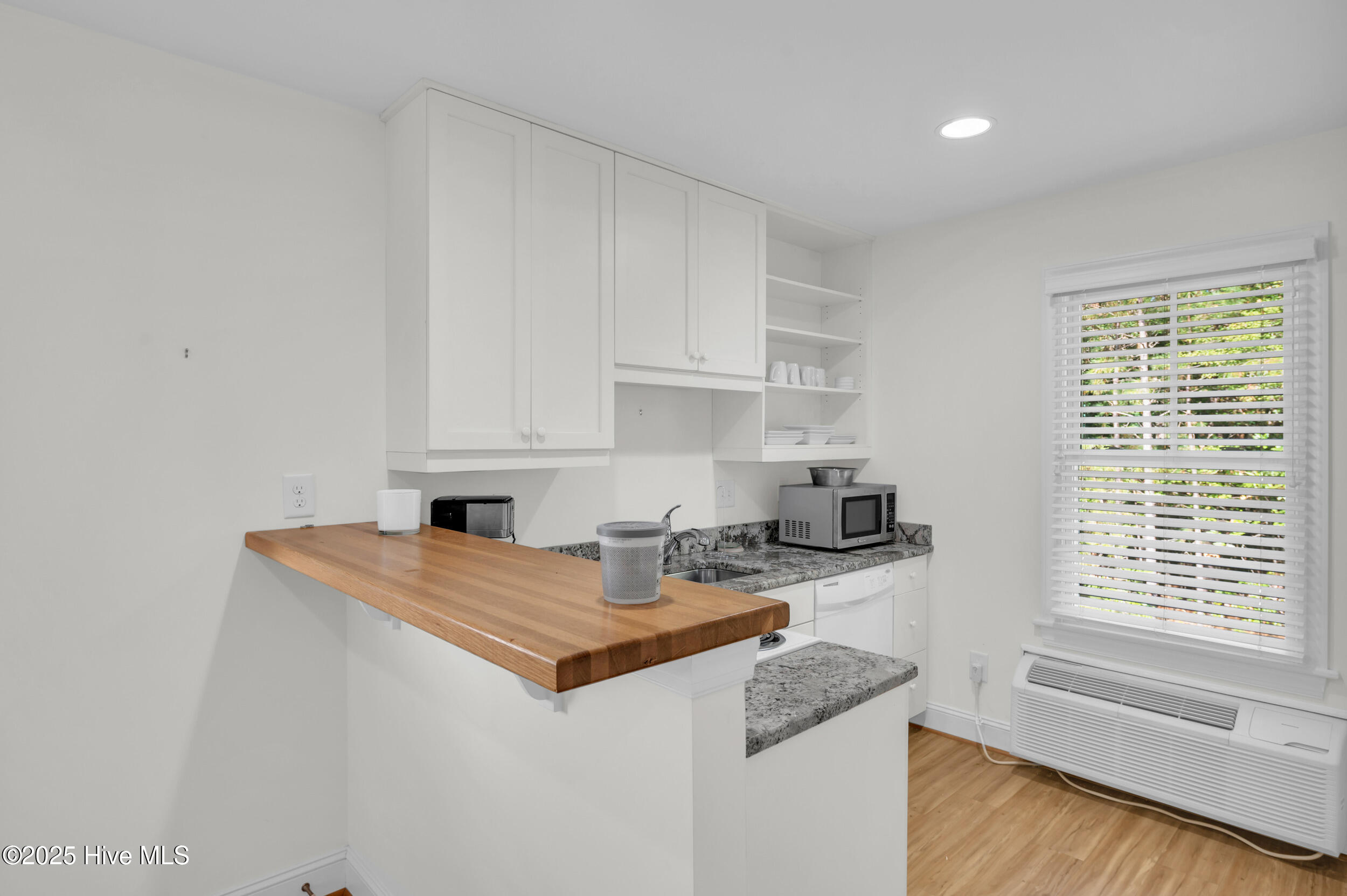 100532568 | Photo 39