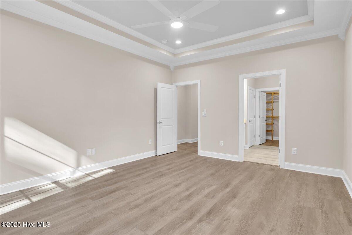 100451885 | Photo 32