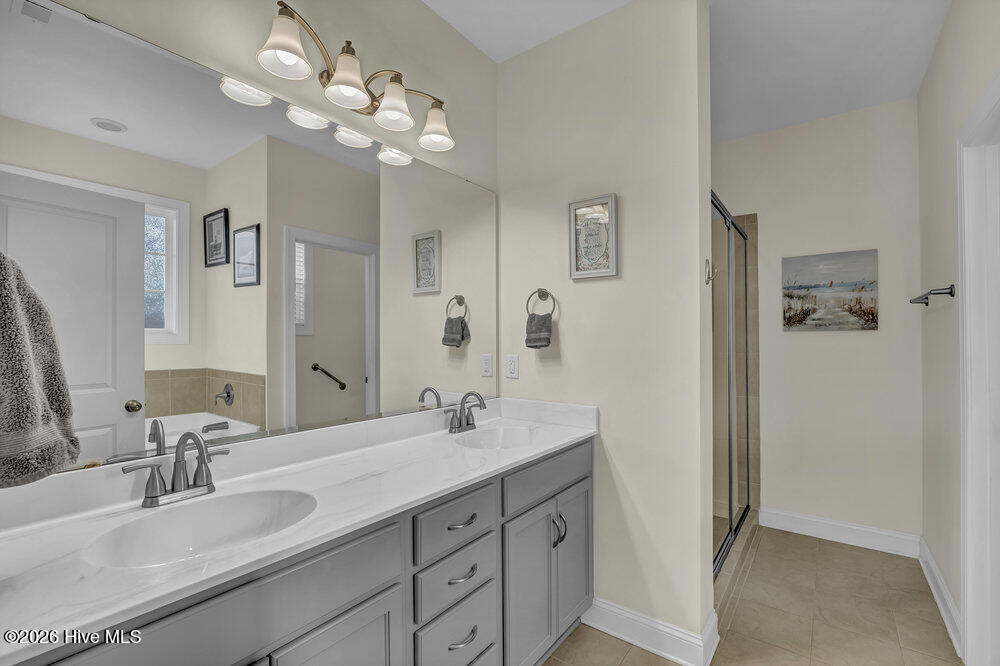 100554045 | Photo 19