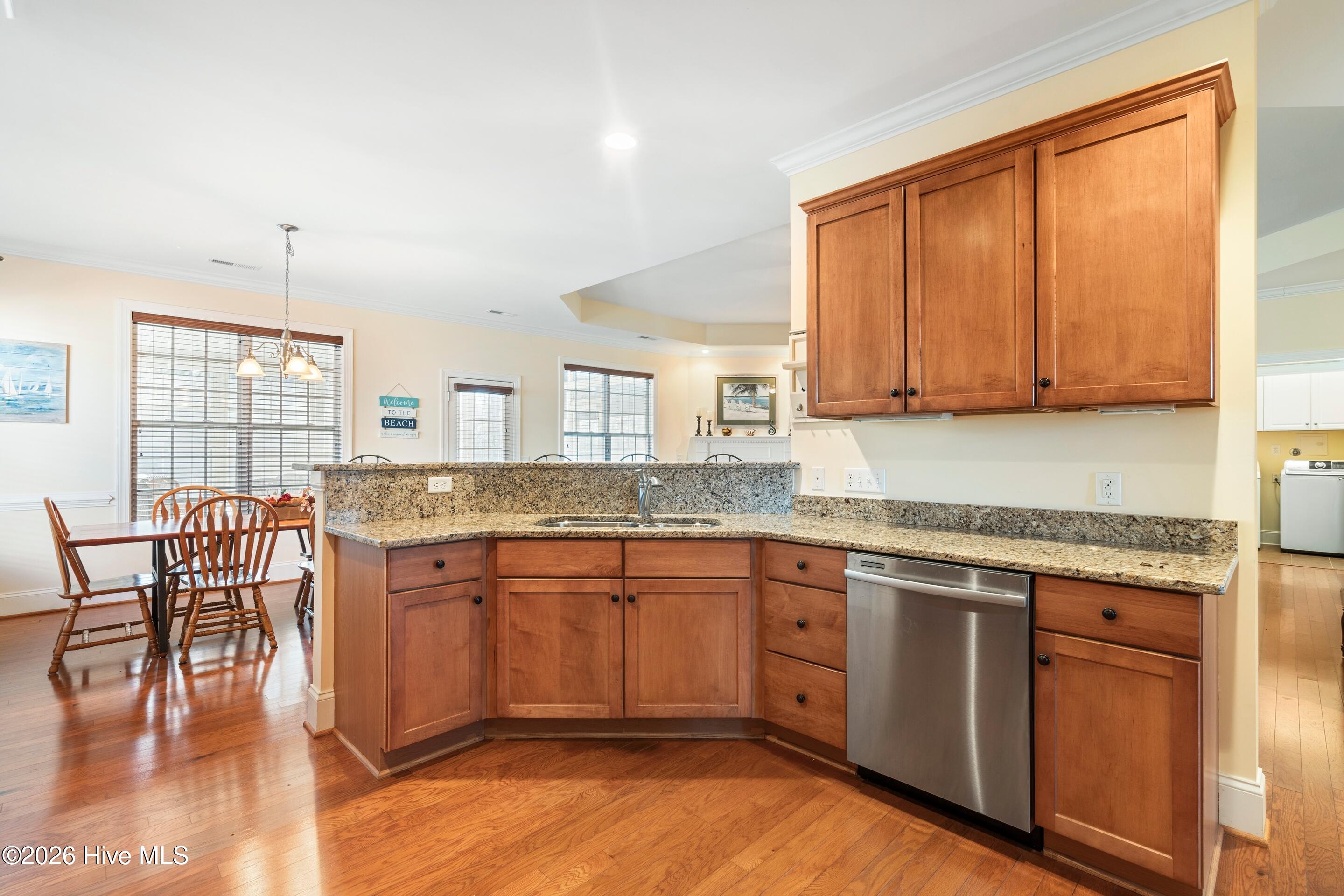 100550560 | Photo 26