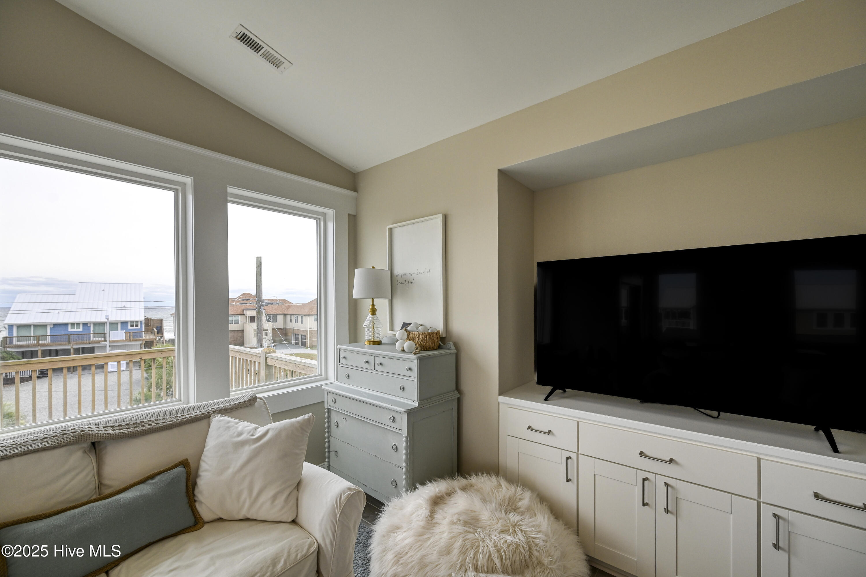 100543491 | Photo 26