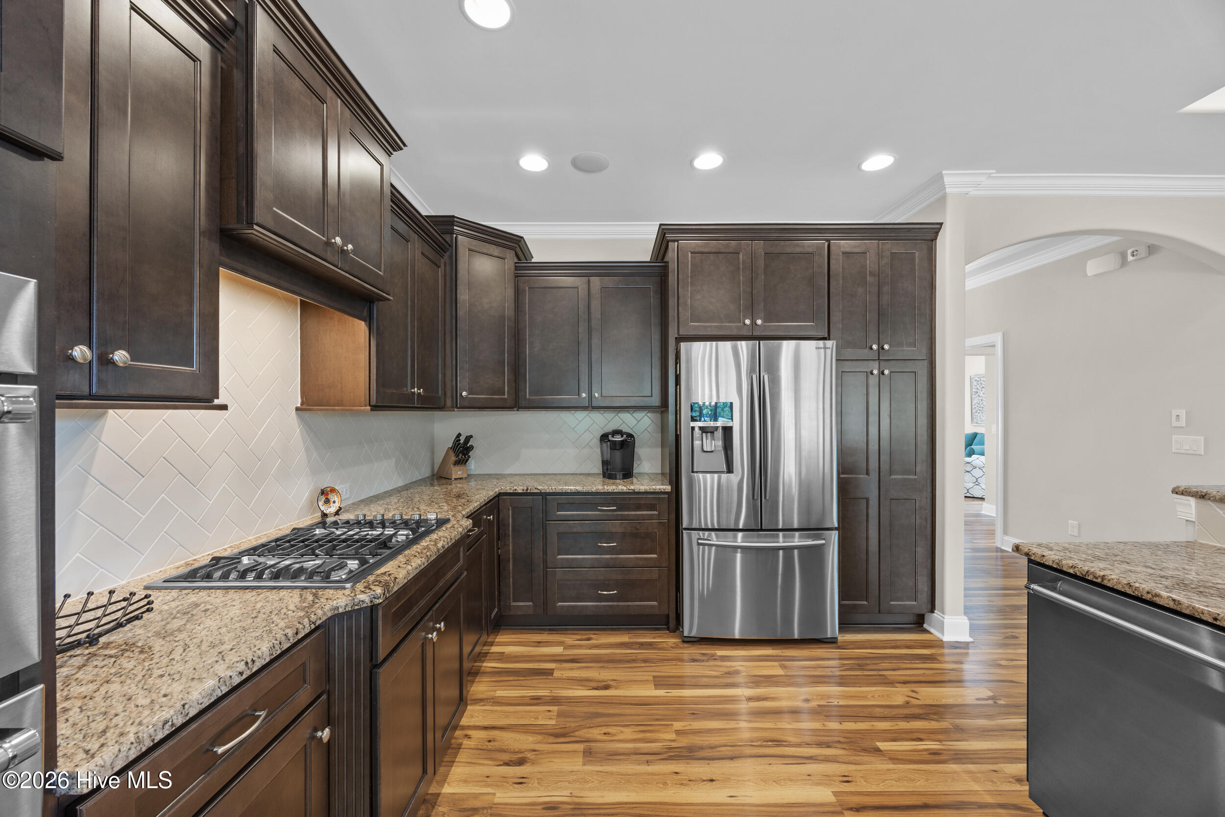 100566024 | Photo 14