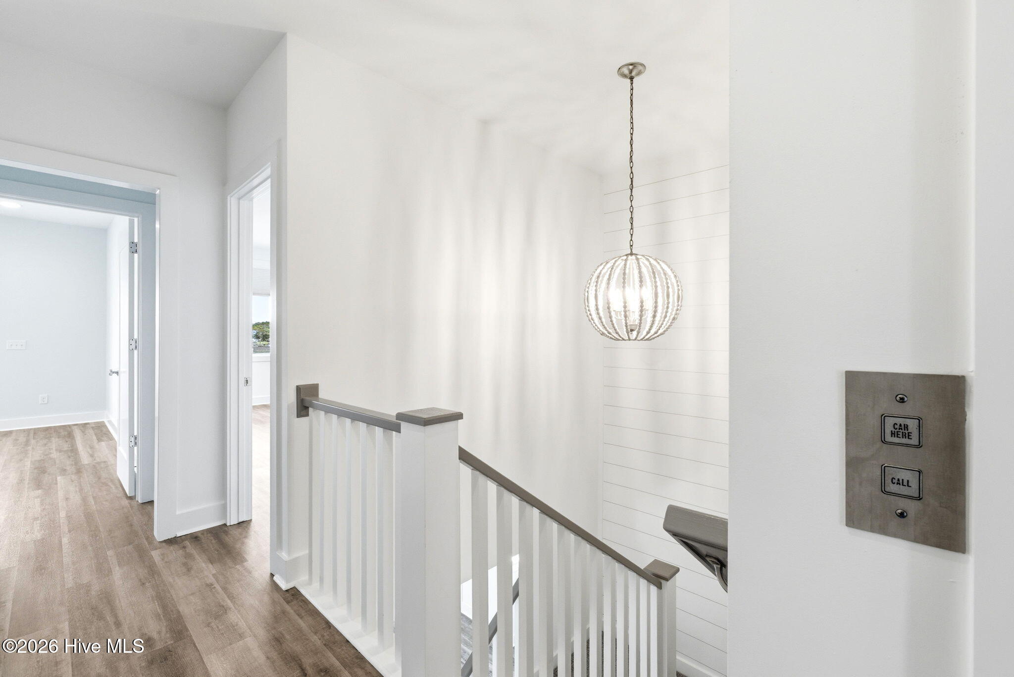 100564360 | Photo 28