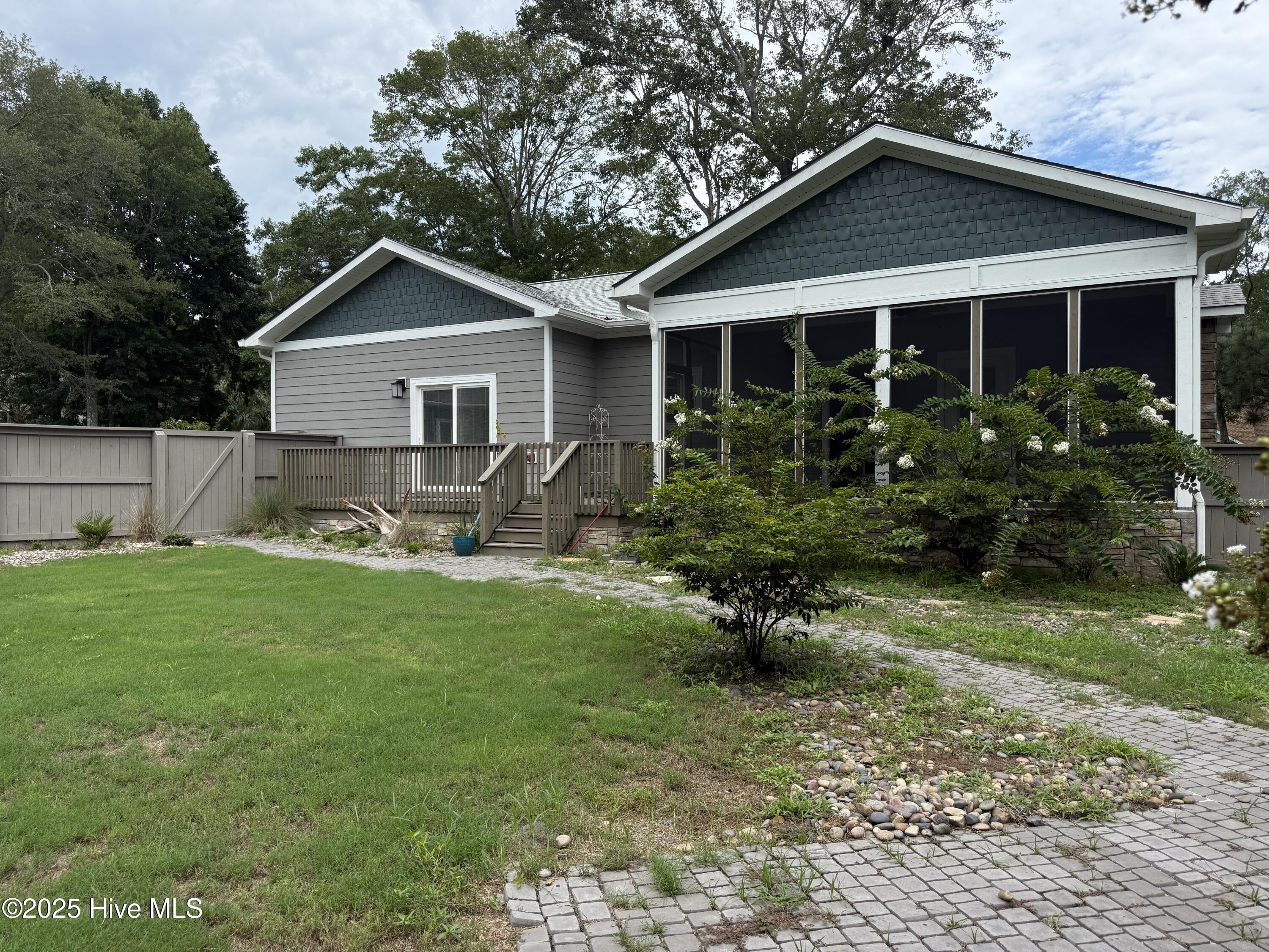 100525098 | Photo 45