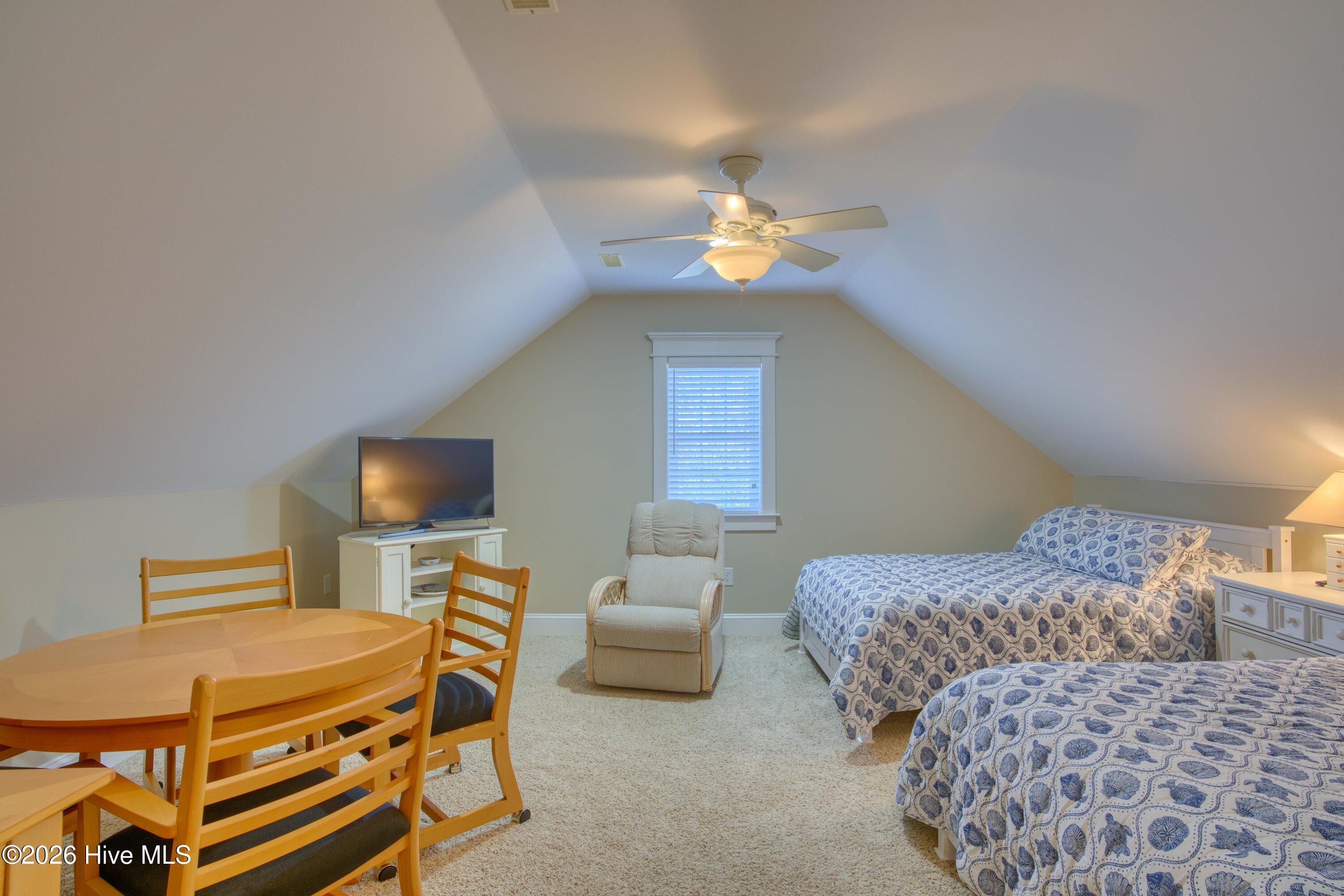 100549111 | Photo 57