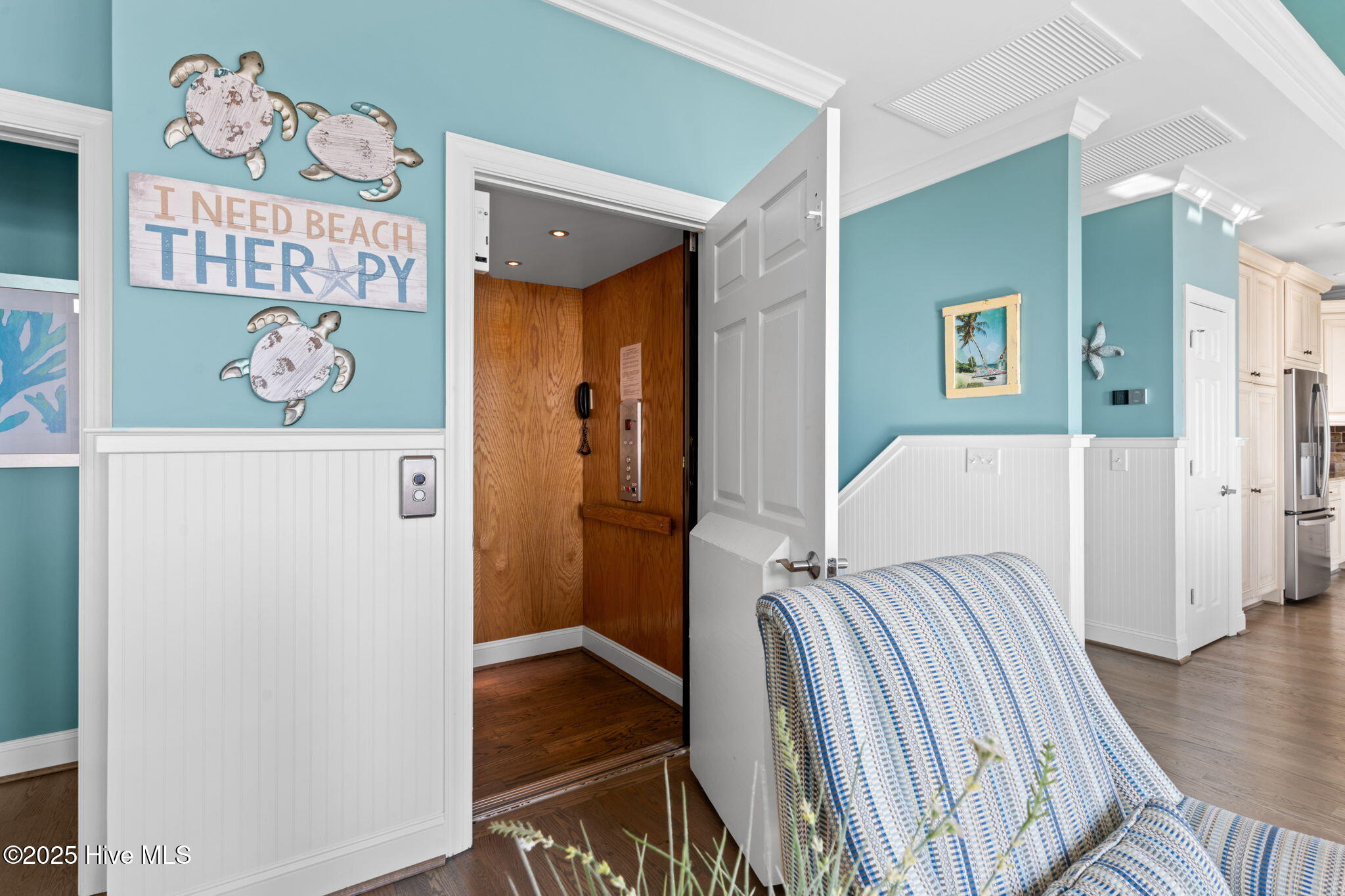 100542576 | Photo 11