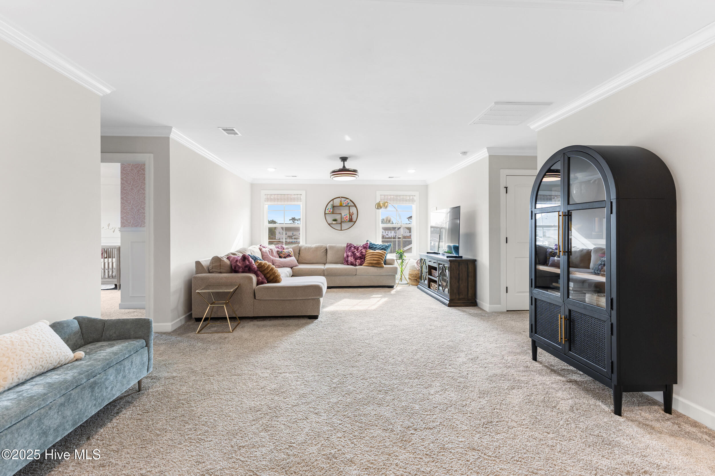 100546095 | Photo 35