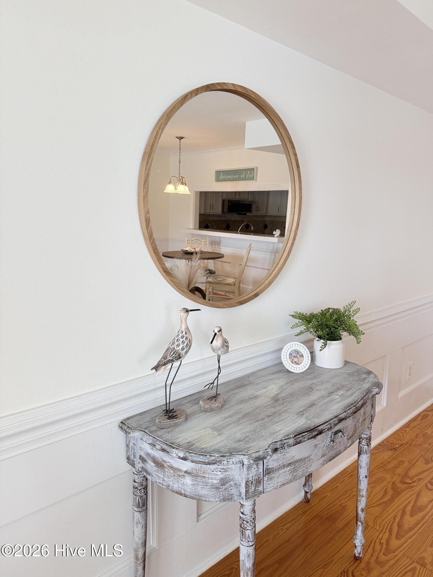 100570413 | Photo 46