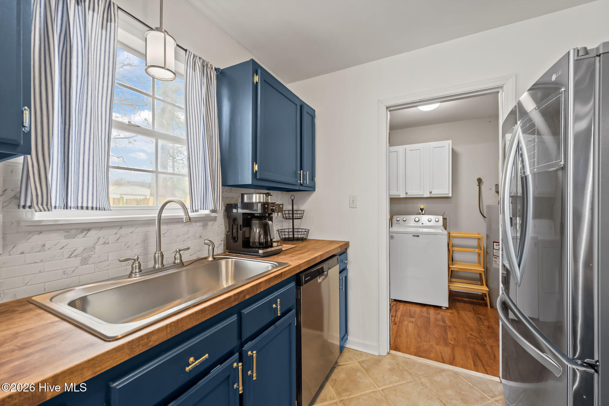 100558833 | Photo 20