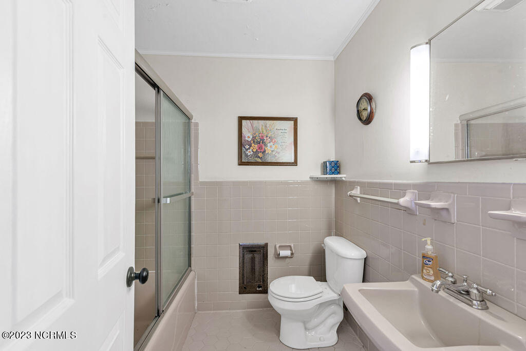 100550448 | Photo 17