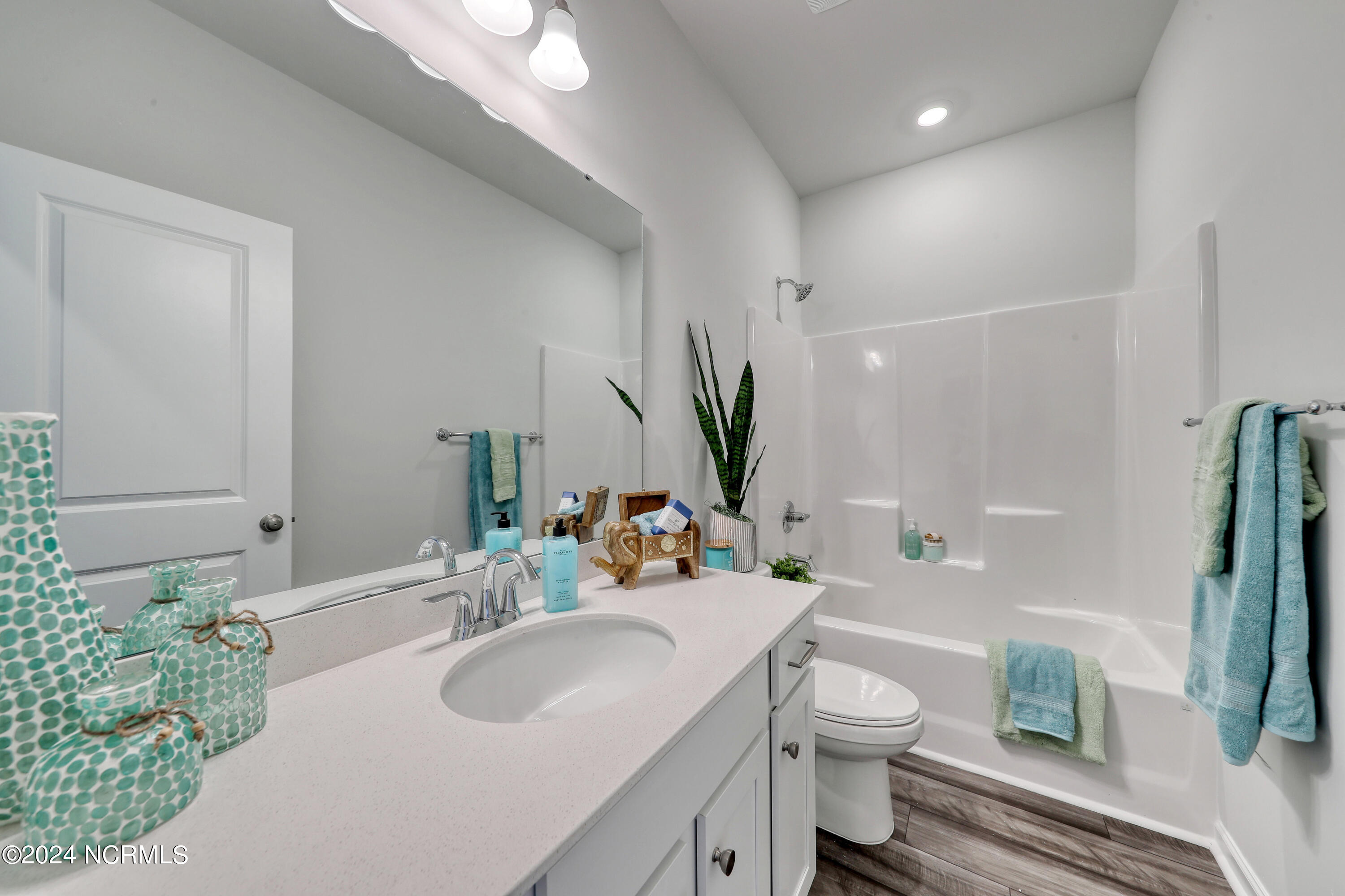 100549689 | Photo 14