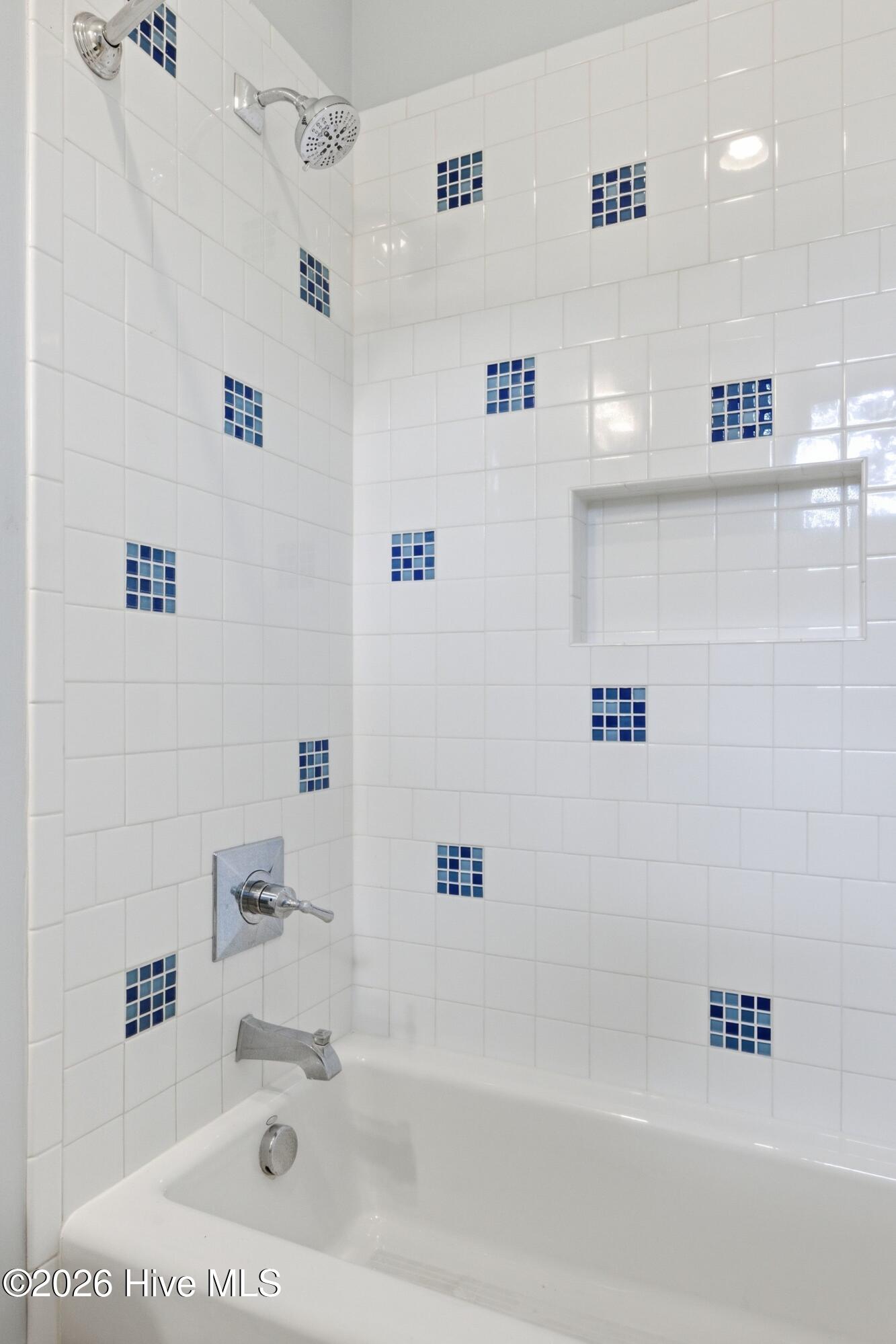 100566694 | Photo 38