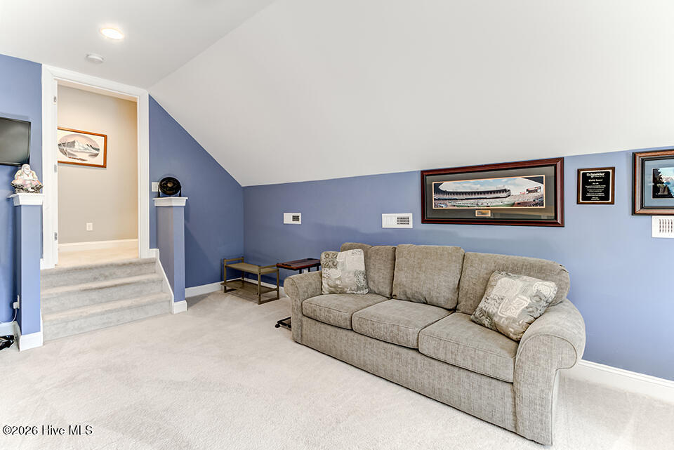 100553101 | Photo 31