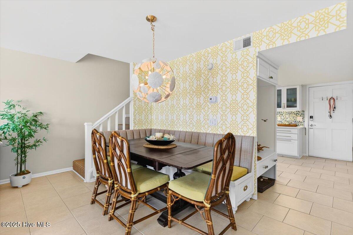 100542935 | Photo 11