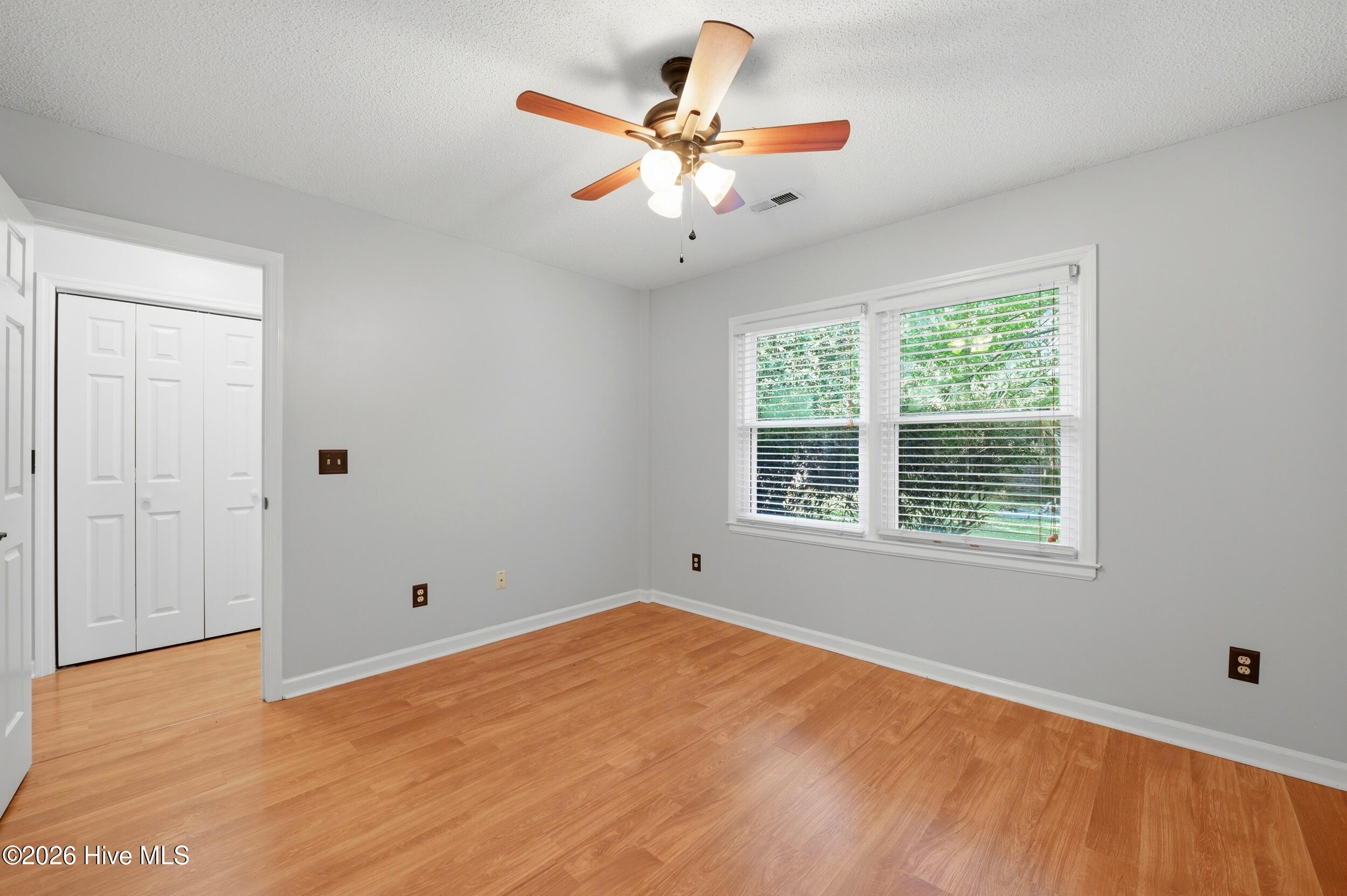 100562440 | Photo 21