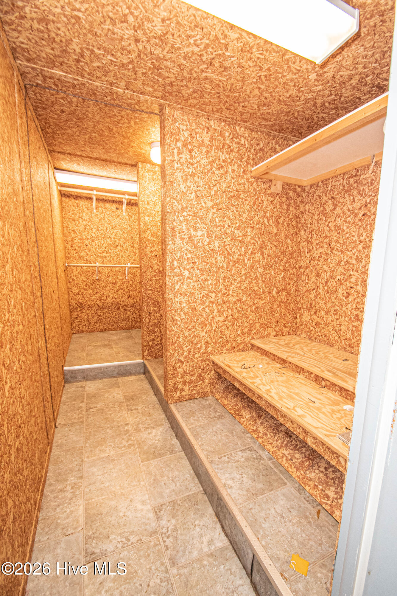 100554642 | Photo 92