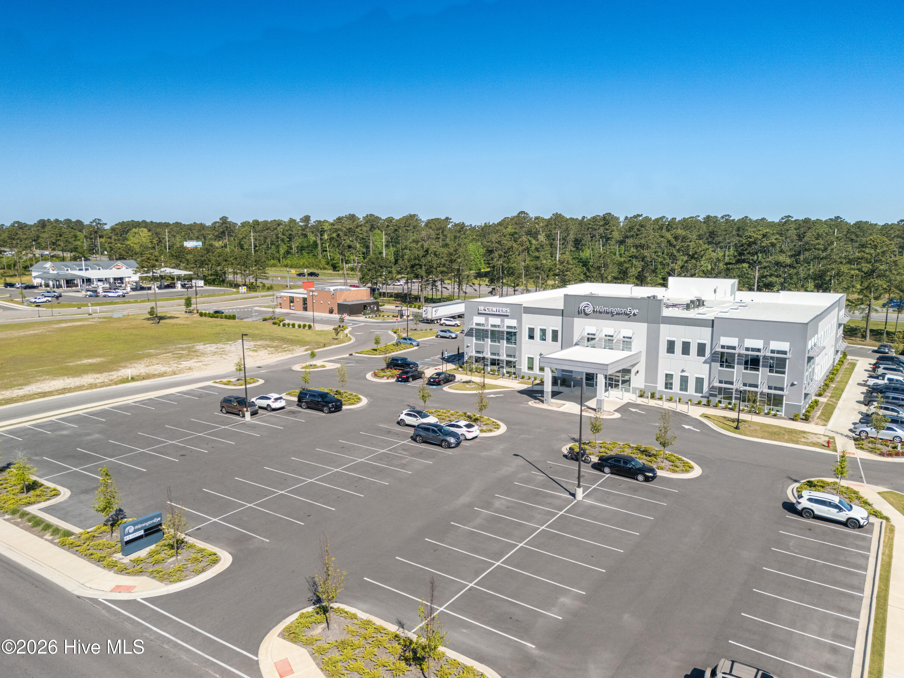 100563729 | Photo 92