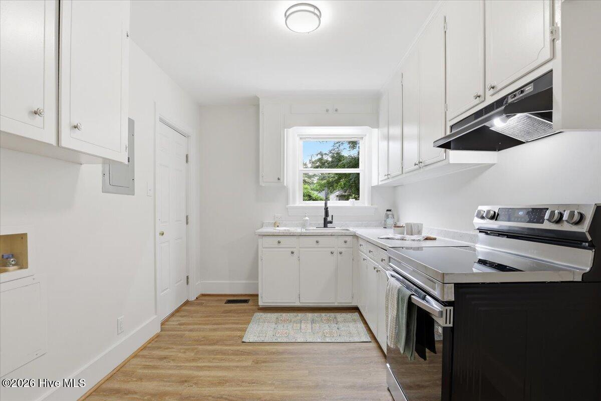 10-1313 Maple St-10