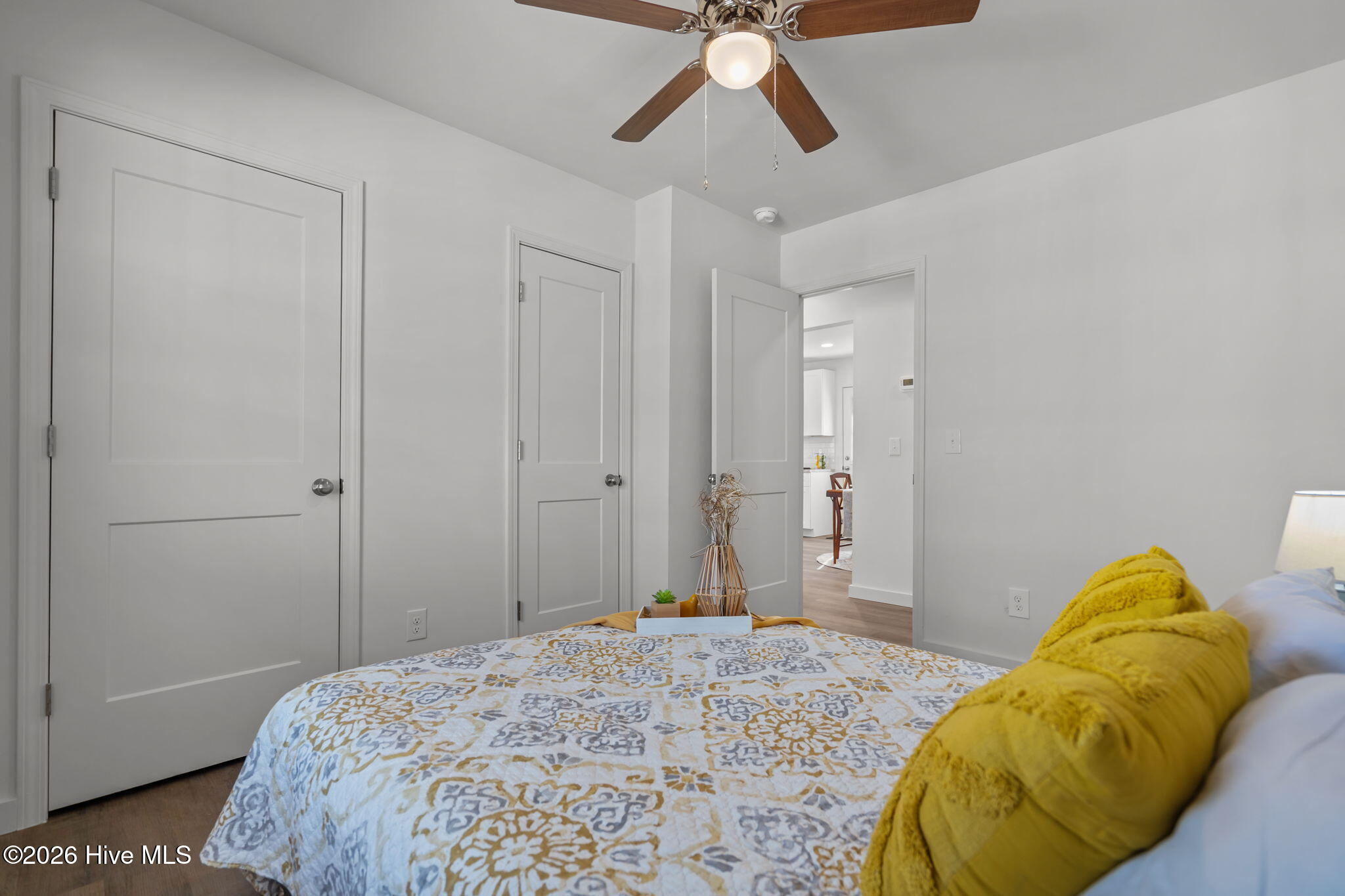 100550477 | Photo 25