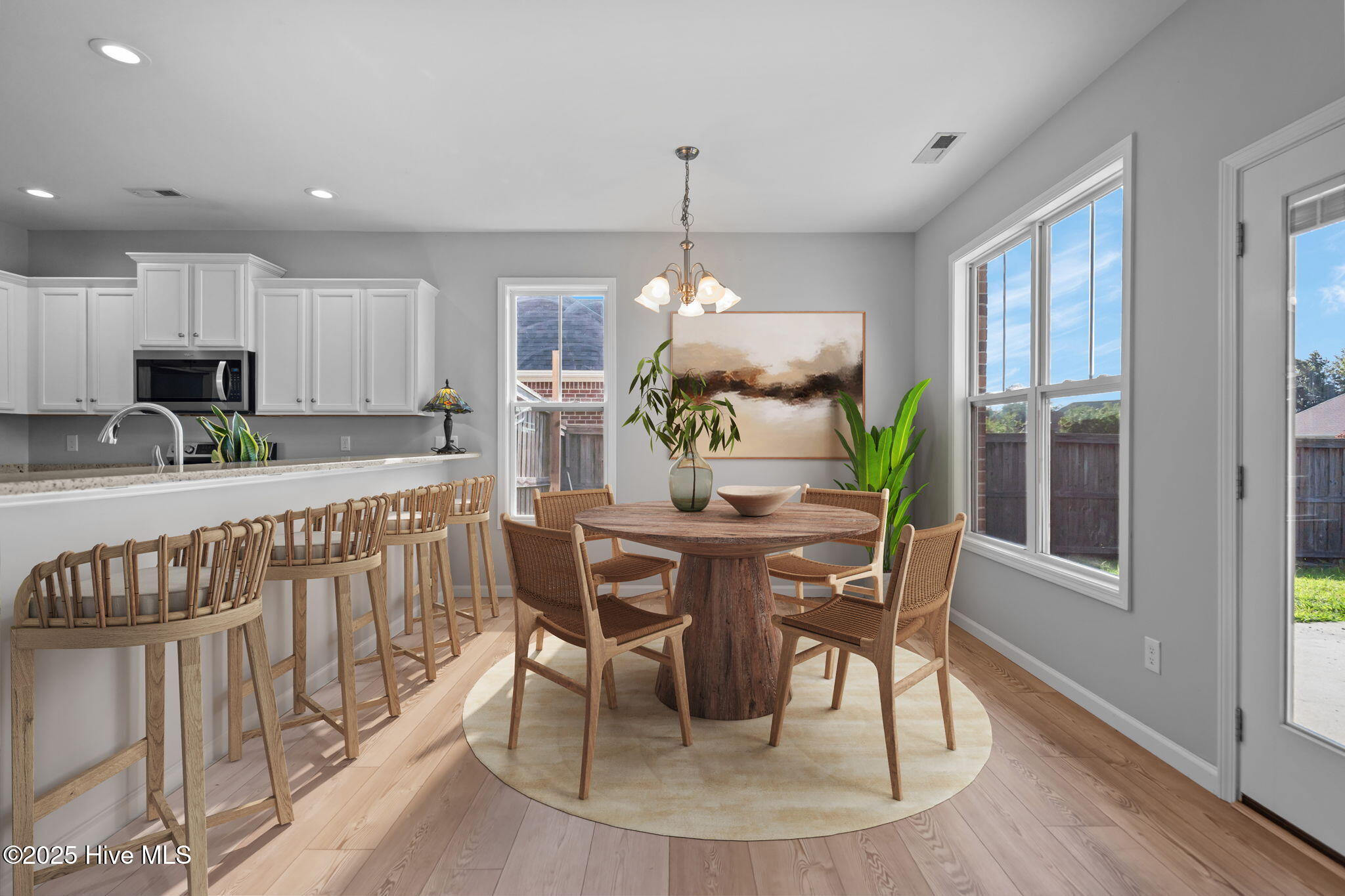 100547166 | Photo 14