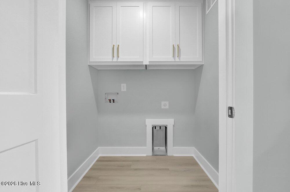 100552100 | Photo 43