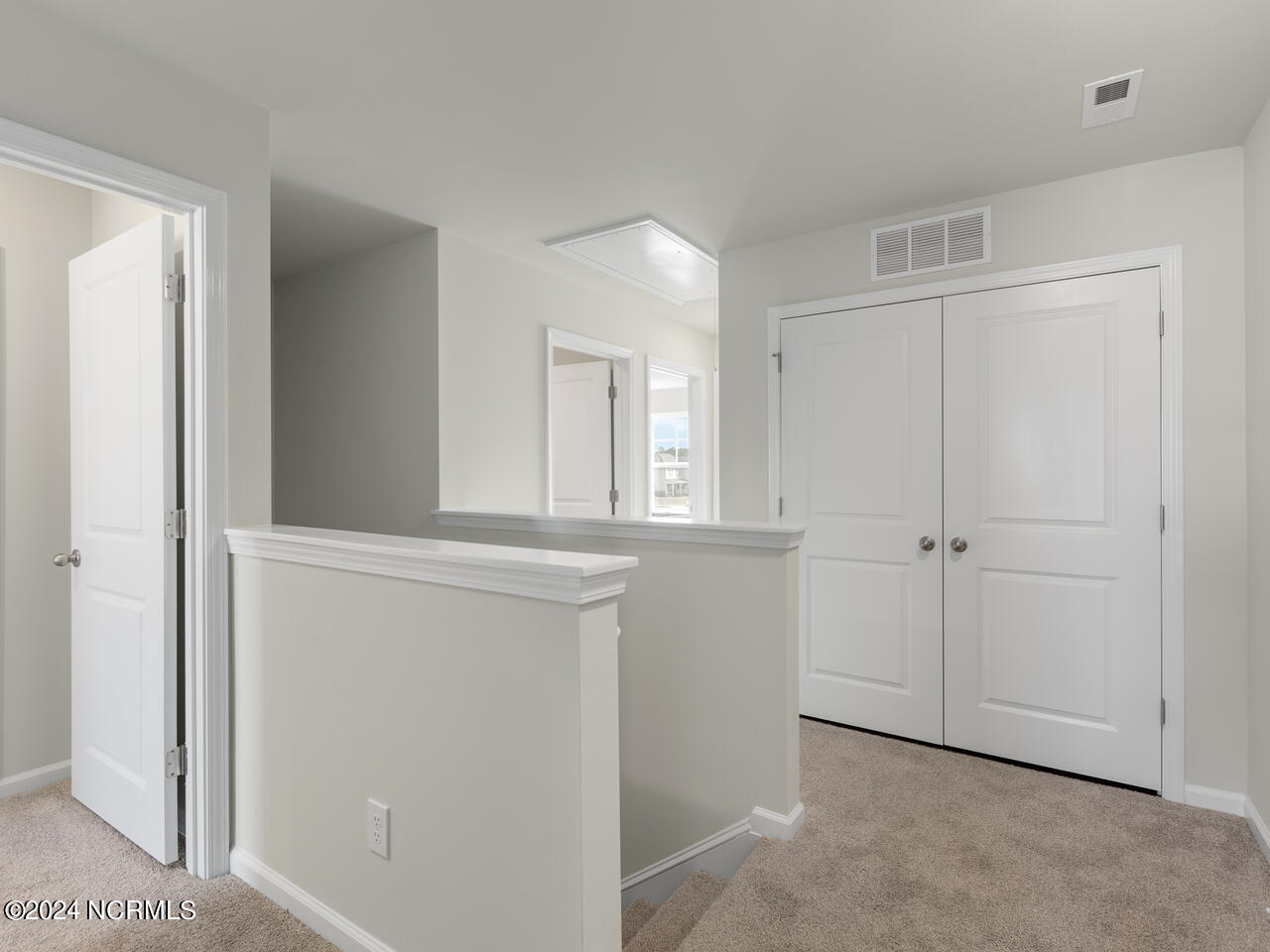 100562292 | Photo 22